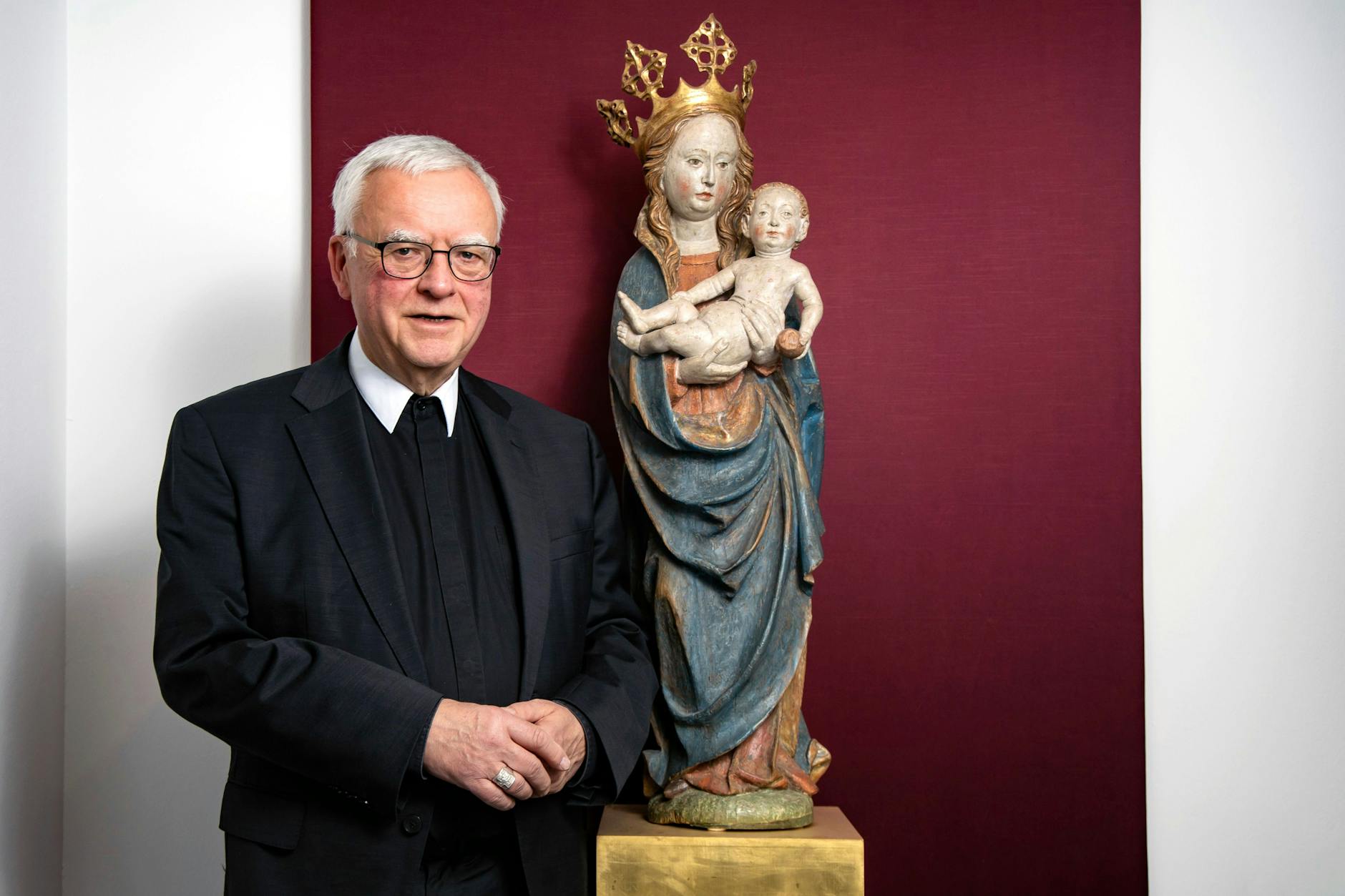 Als Oberhaupt der Kirchenprovinz Berlin wacht Erzbischof Heiner Koch über die Gläubigen in <a href="https://de.wikipedia.org/wiki/Berlin">Berlin</a>, <a href="https://de.wikipedia.org/wiki/Vorpommern">Vorpommern</a>, in weiten Teilen <a href="https://de.wikipedia.org/wiki/Sachsen">Sachsens</a>, fast ganz <a href="https://de.wikipedia.org/wiki/Brandenburg">Brandenburg</a> und in kleineren Teile im Osten <a href="https://de.wikipedia.org/wiki/Sachsen-Anhalt">Sachsen-Anhalts</a> und <a href="https://de.wikipedia.org/wiki/Th%C3%BCringen">Thüringens</a>.