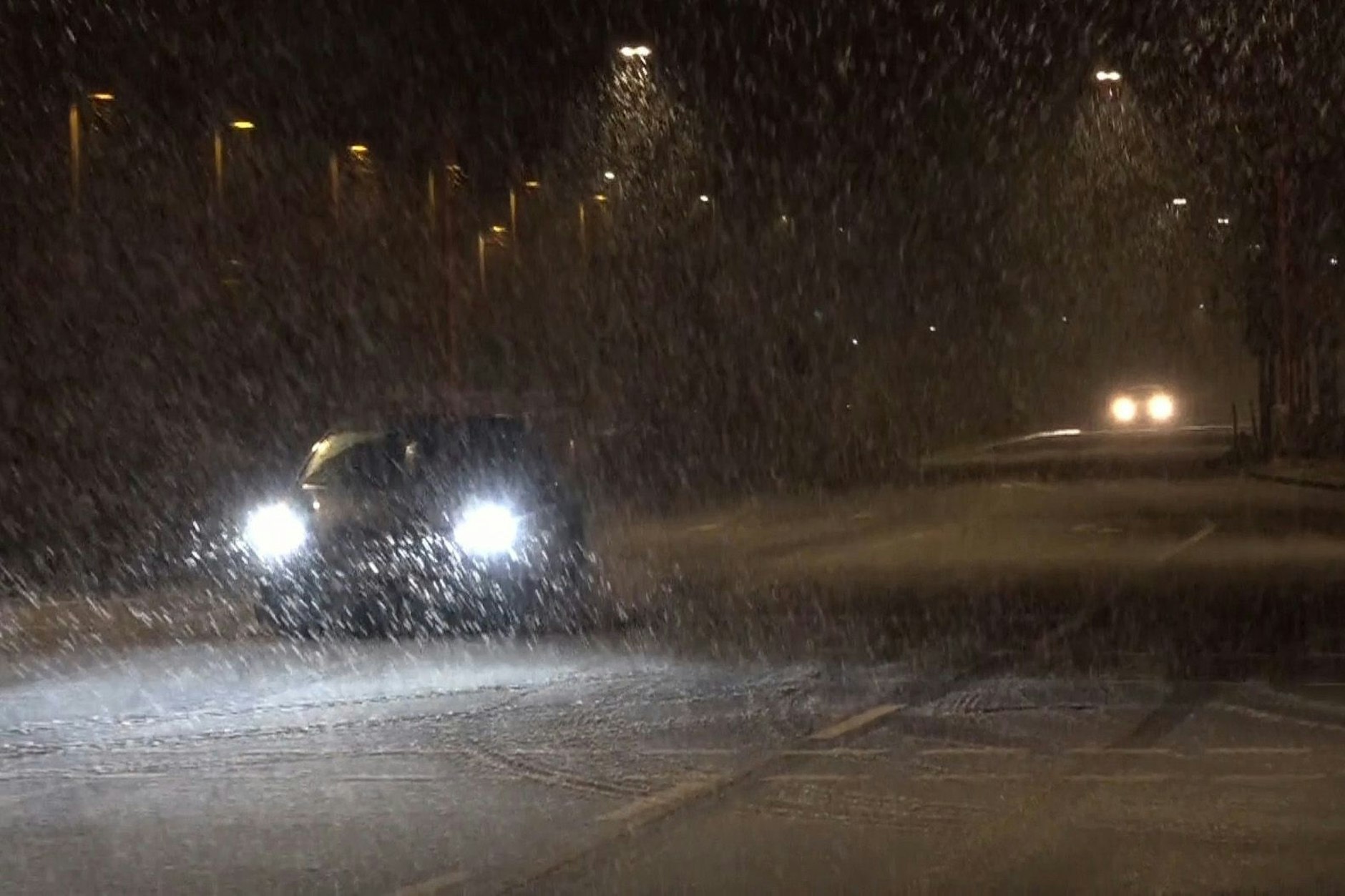 Nach Sturmtief „Zoltan“ erwartet Deutschland an diesem Wochenende Regen und auch Schnee, wie hier in Premnitz.