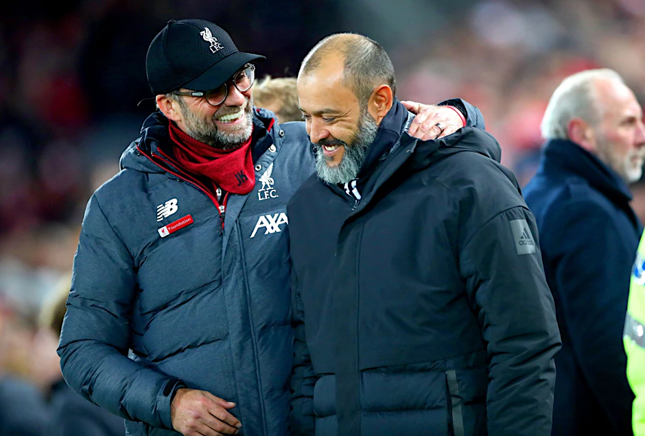 ARCHIV - Der 49-jährige Nuno Espírito Santo (r) ist neuer Trainer von Nottingham Forest.  