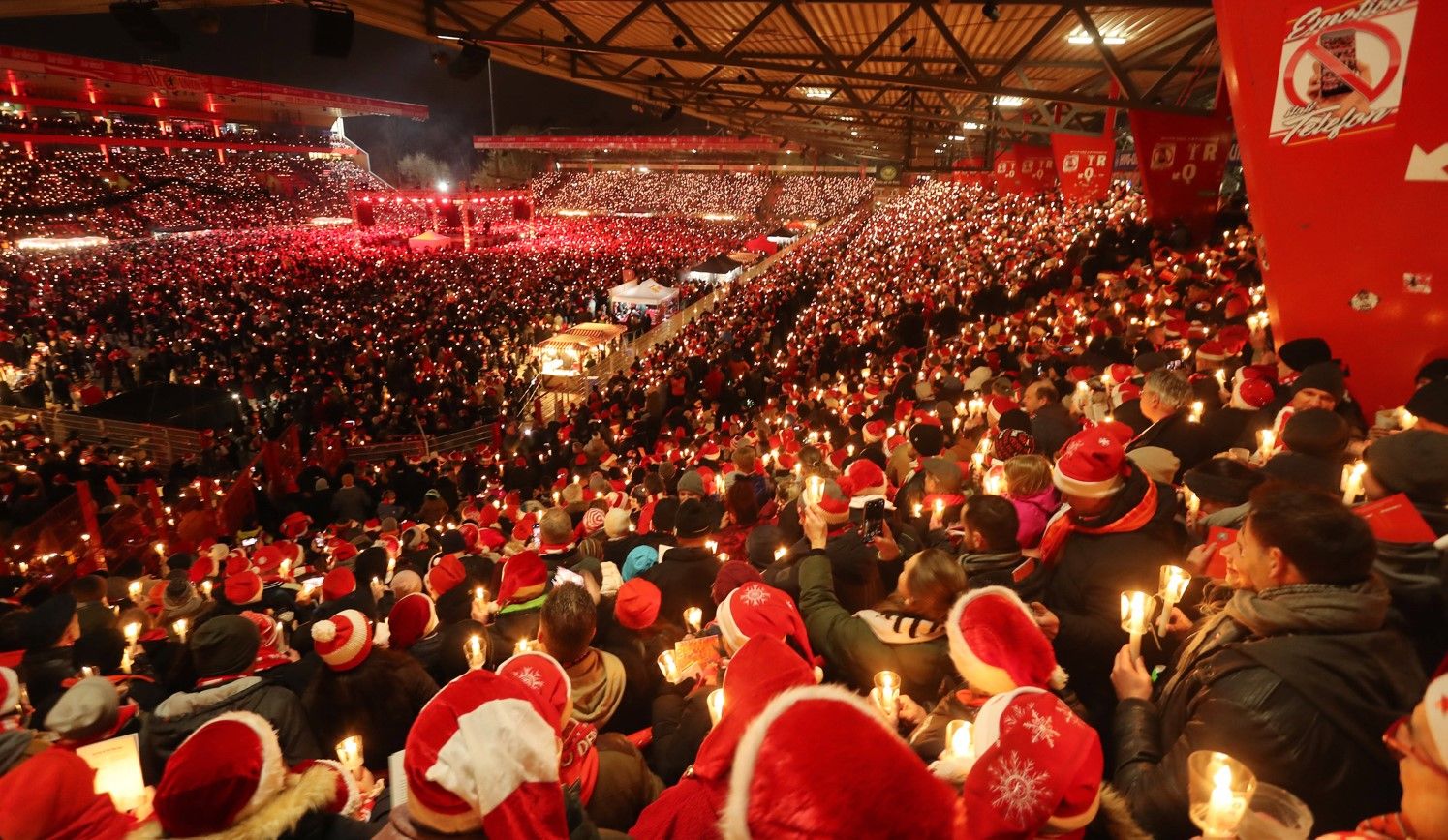 1. FC Union Berlin: Großes Weihnachtssingen im Stadion An der Alten Försterei in Köpenick