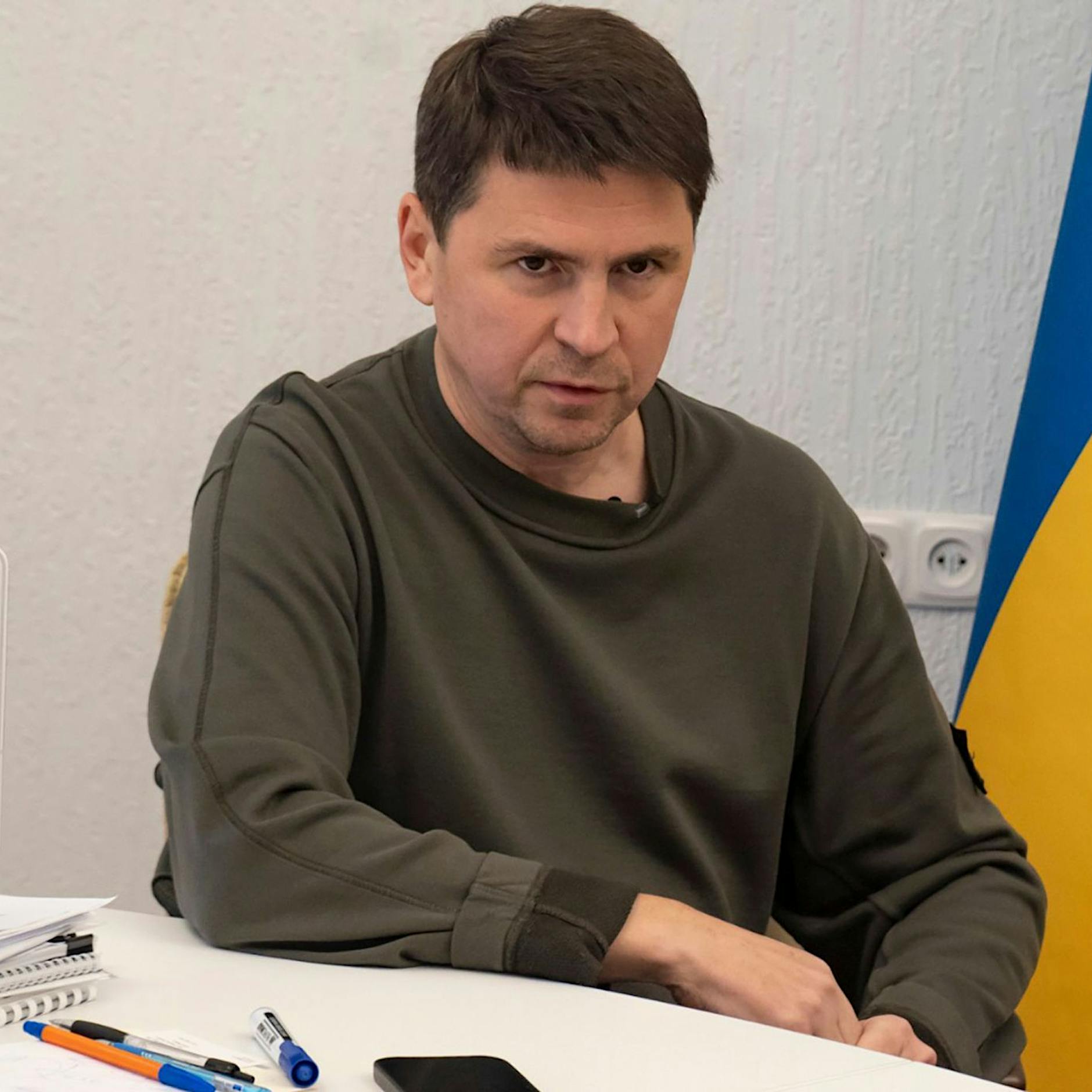 Korruption, Luxus und Nachtclubs trotz Krieg: Selenskyj-Berater nimmt Beamte aufs Korn