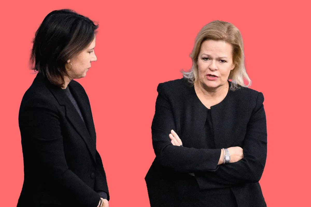 Nancy Faeser (r.) und Annalena Baerbock