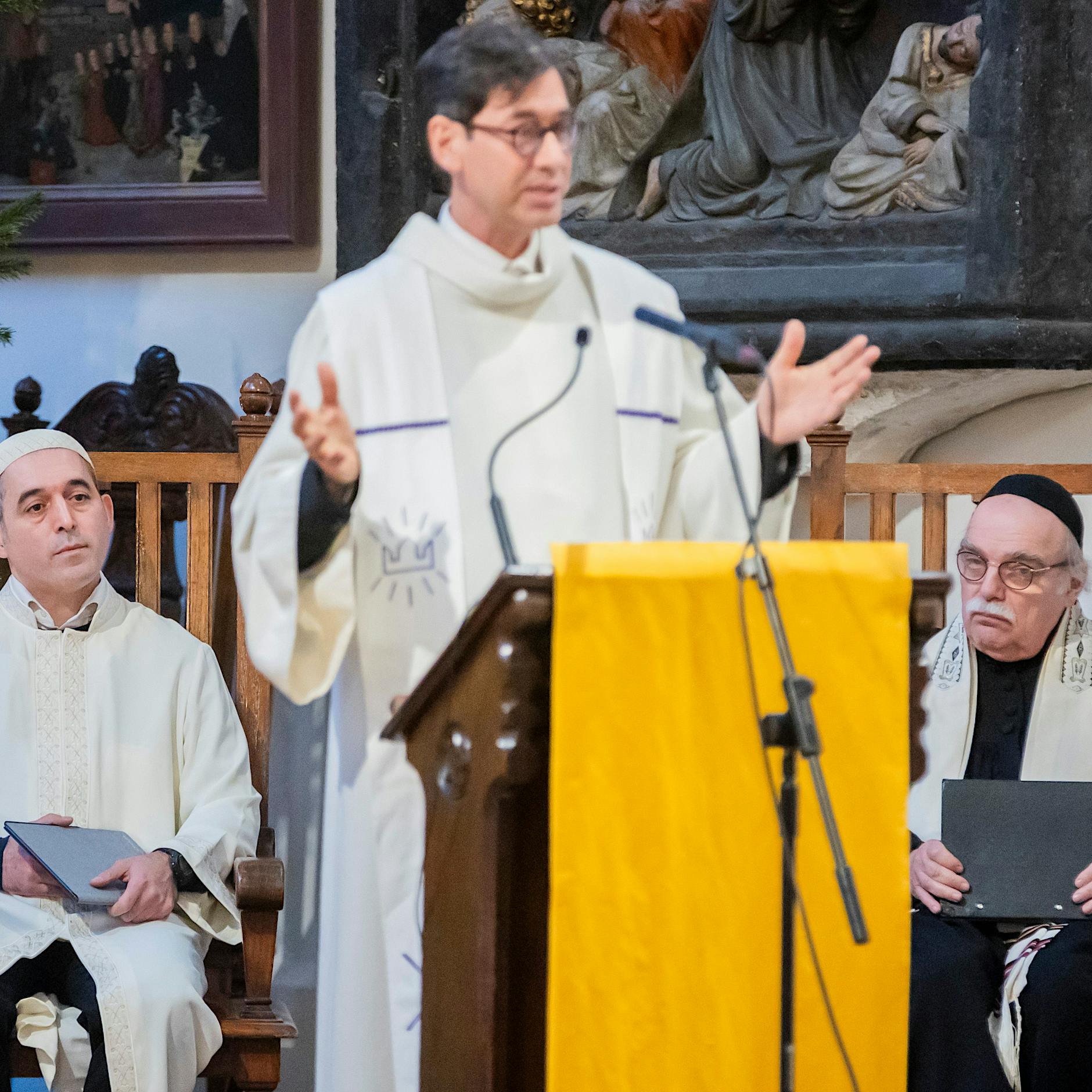 Berlin: Christen, Juden und Muslime feiern gemeinsam Gottesdienst