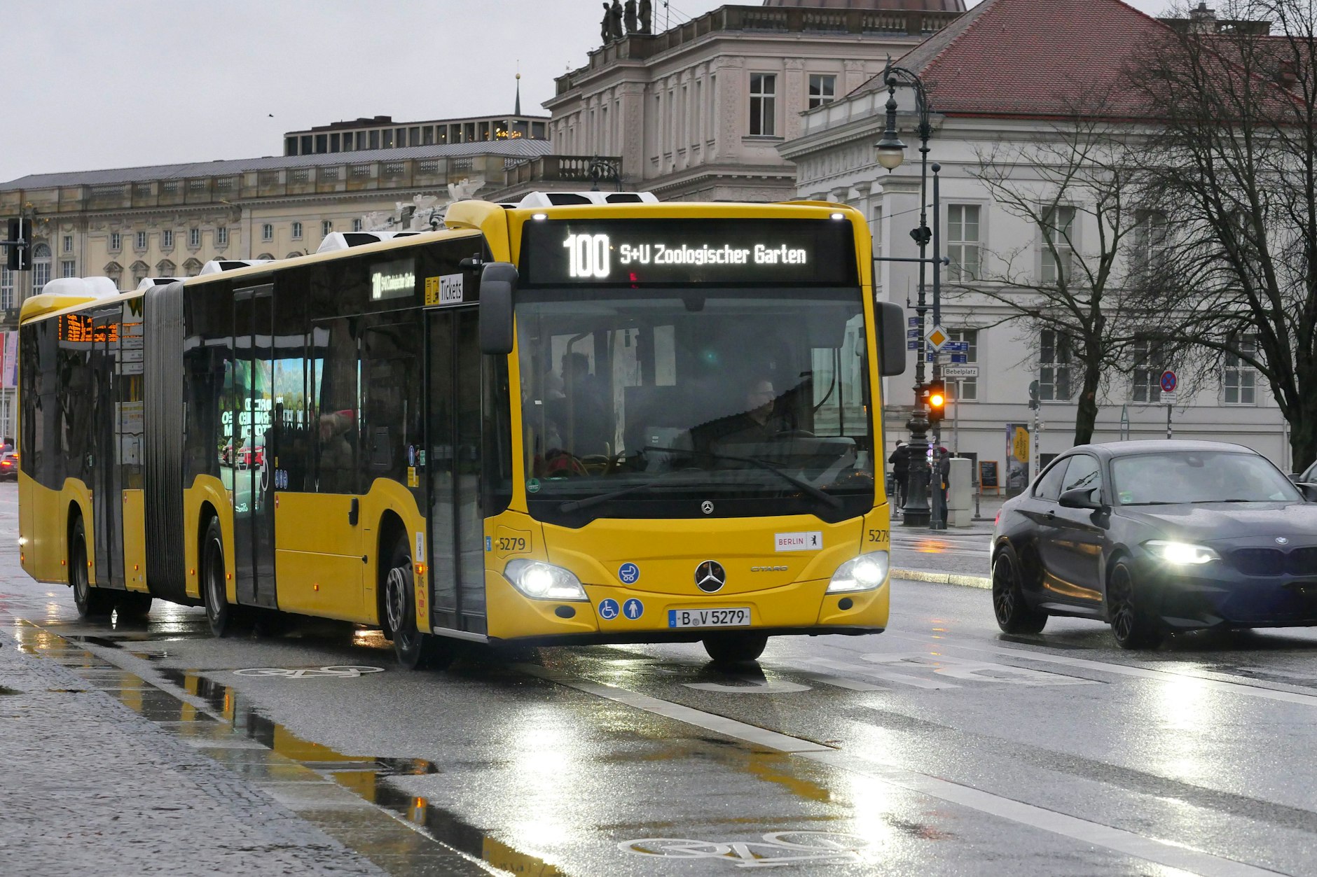 Der 100er-Bus fährt wochentags nur noch viermal pro Stunde.