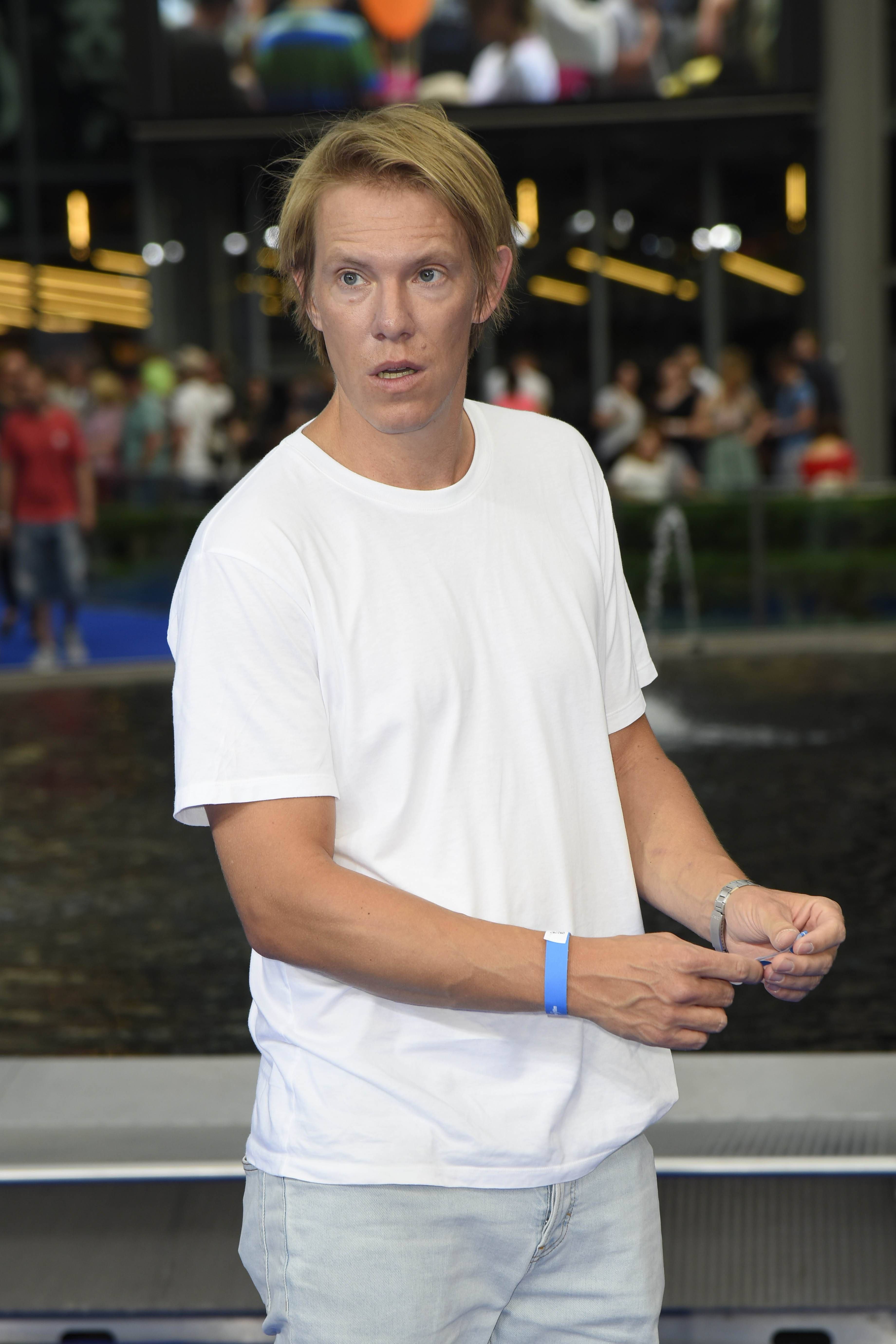 „Weniger in die Notaufnahme“: DAS wünschen sich die Promis fürs neue Jahr