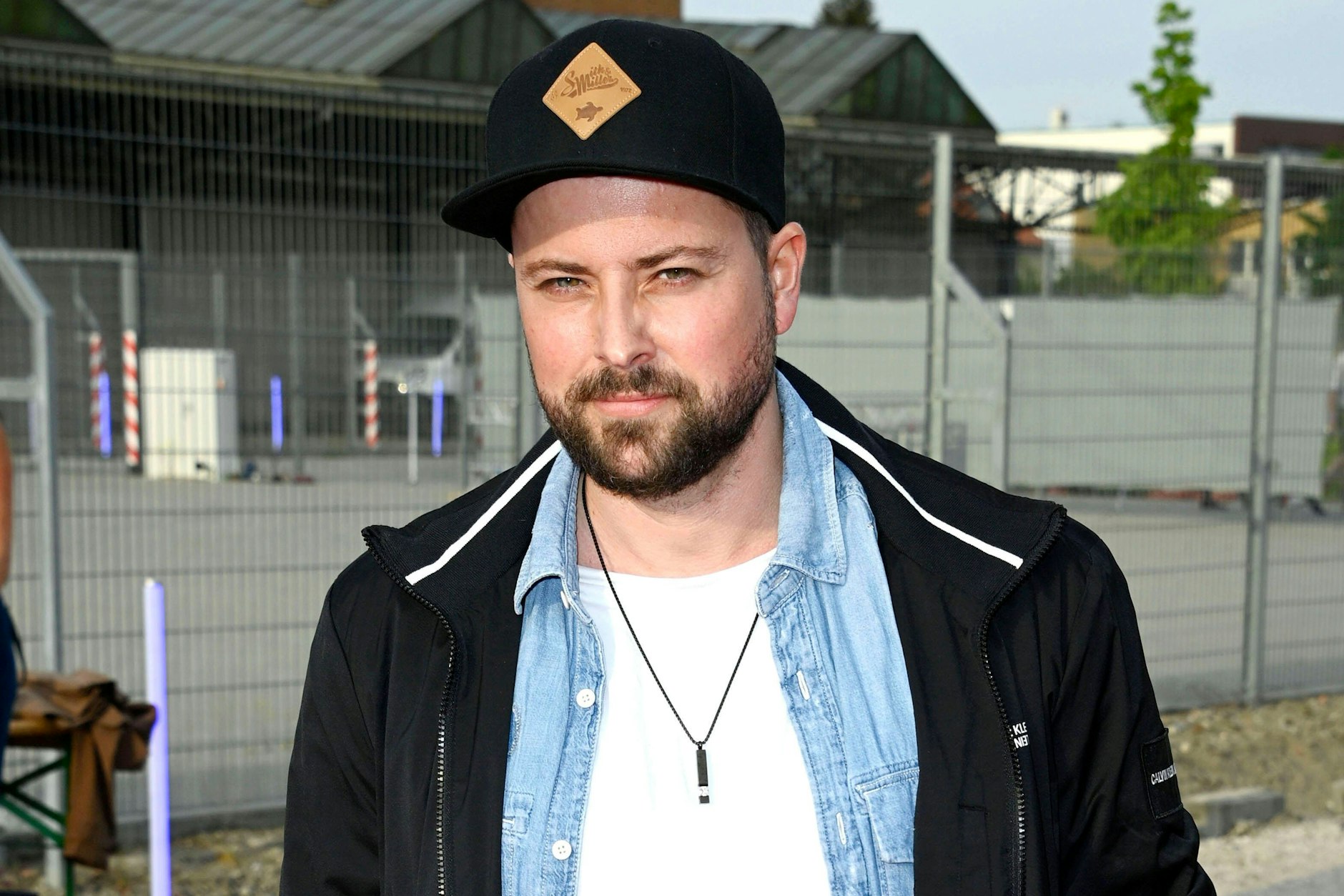 Felix von Jascheroff macht um seine Teilnahme beim Dschungelcamp 2024 noch ein Geheimnis.