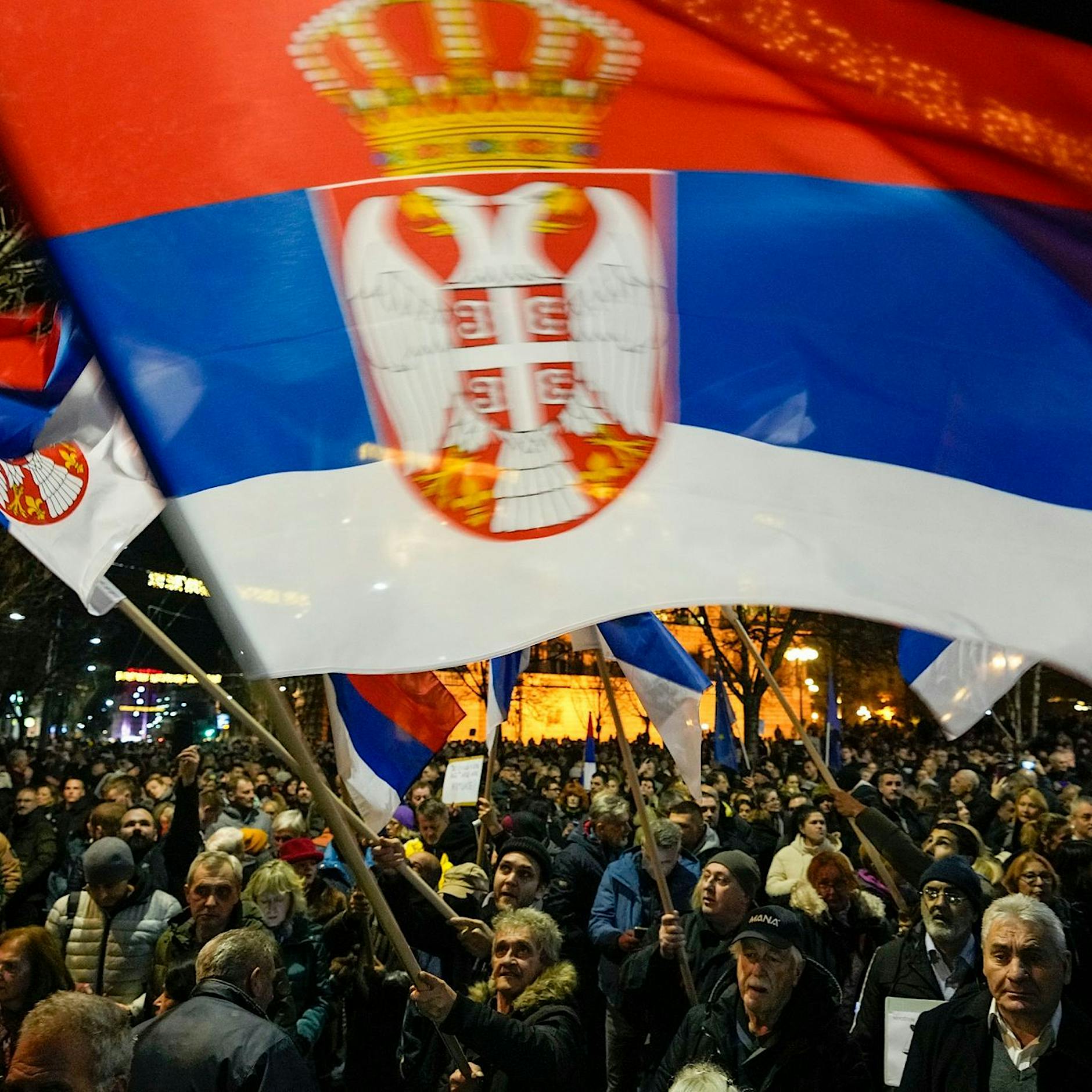 Proteste in Serbien nach Wahlen: Maidan-Versuch in Belgrad?