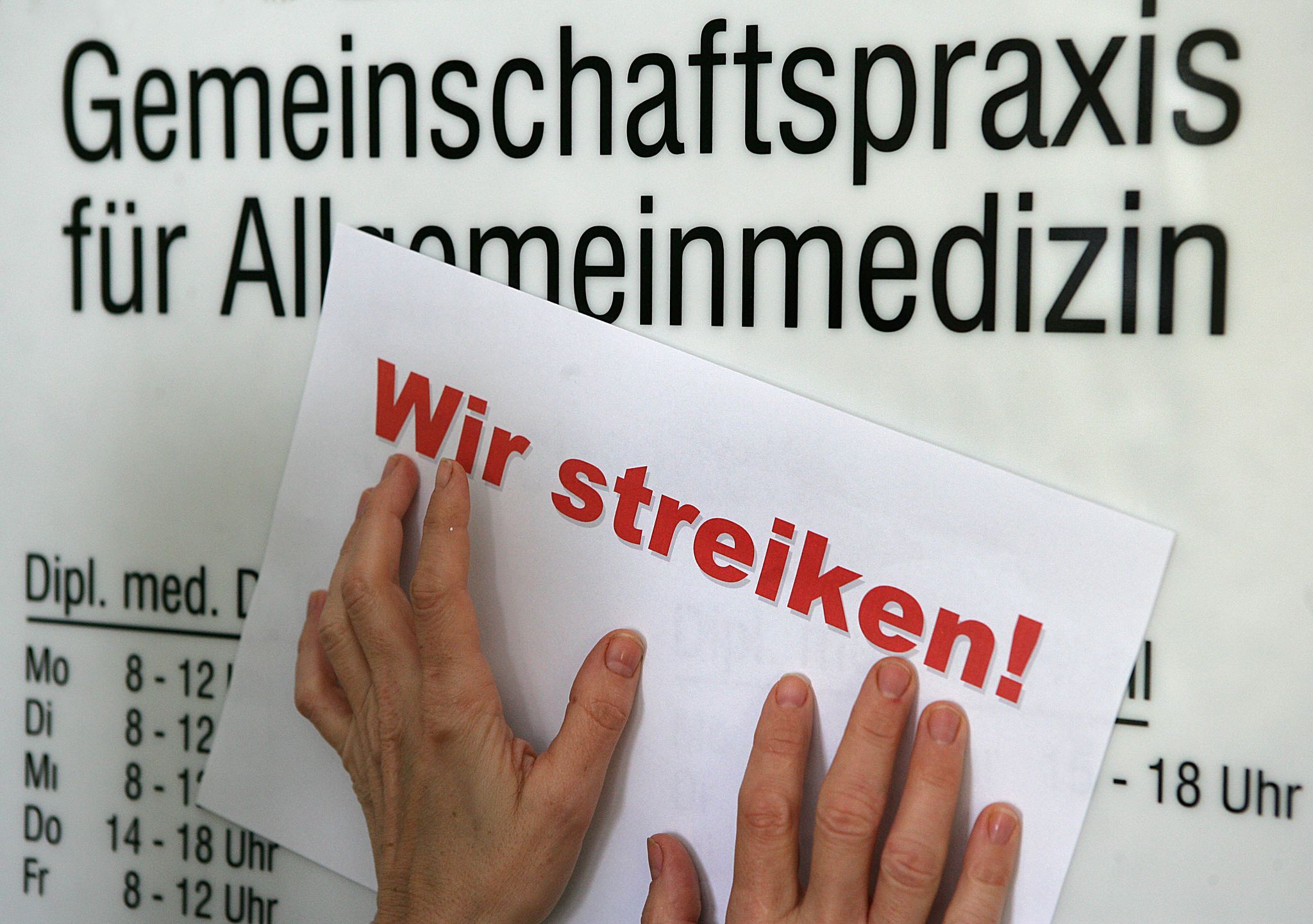 Protest nach dem Fest: Arztpraxen geschlossen! So finden Sie Hilfe