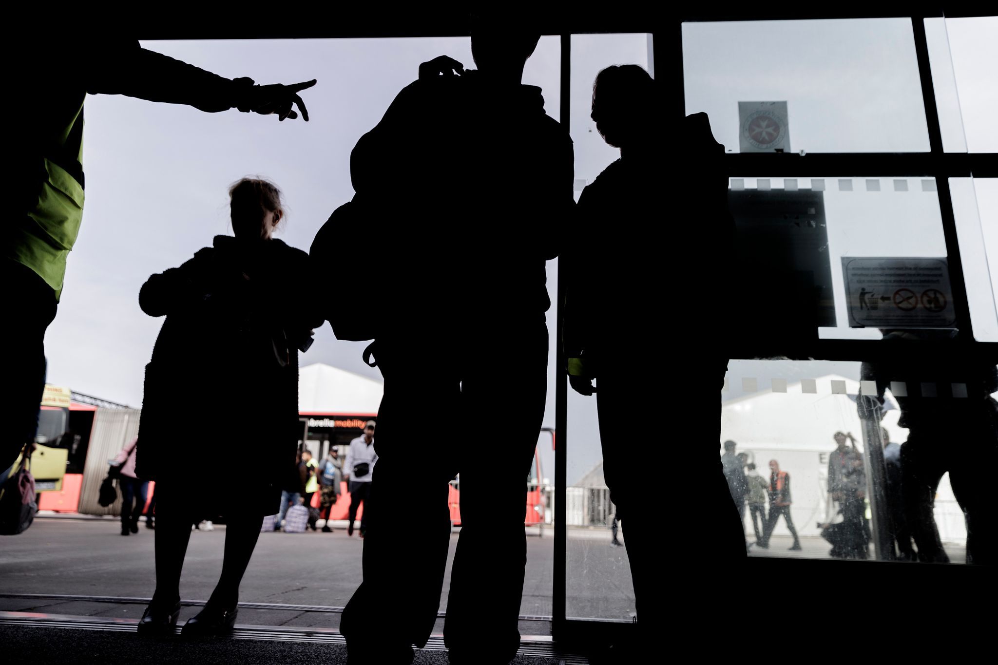 Teenies attackieren Heim-Security in Flüchtlingsunterkunft