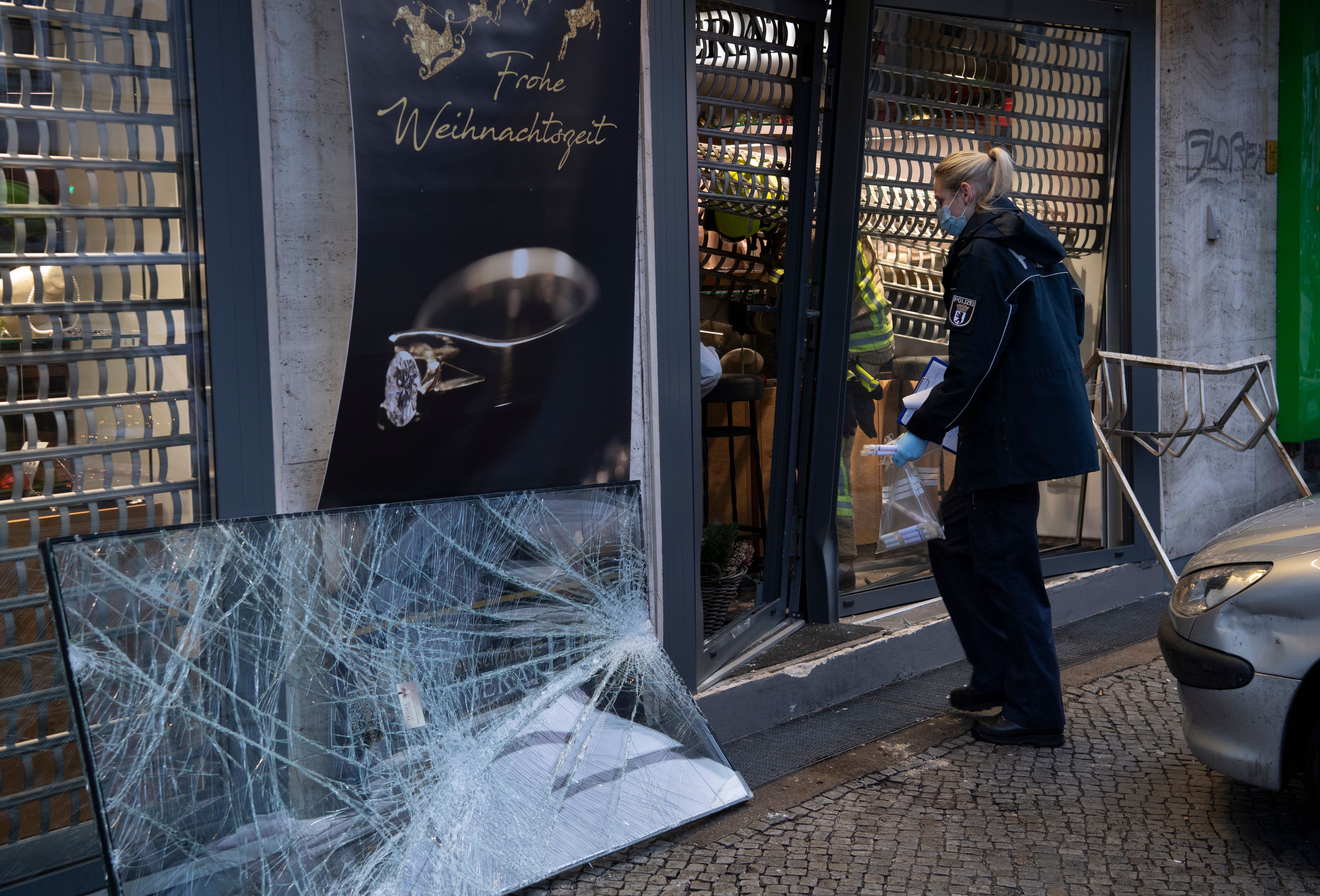 Dreister Rumms-Raub am Weihnachtsmorgen