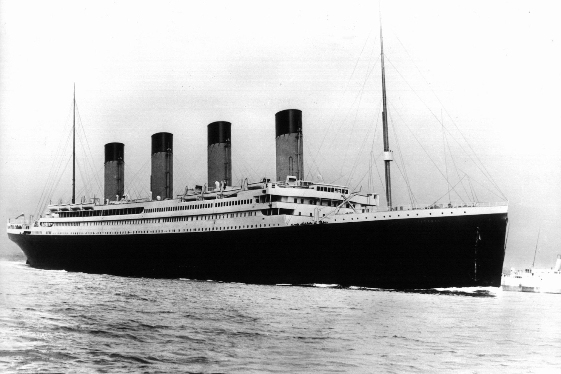 ARCHIV - Die überreste des gesunkenen Luxusdampfers «Titanic» liegen in rund 3800 Metern Tiefe (undatiertes Archivfoto). Foto: