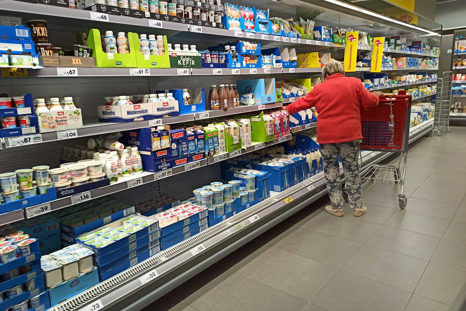 Für viele Milchprodukte wird ab 1. Januar 2024 ein Einwegpfand fällig.