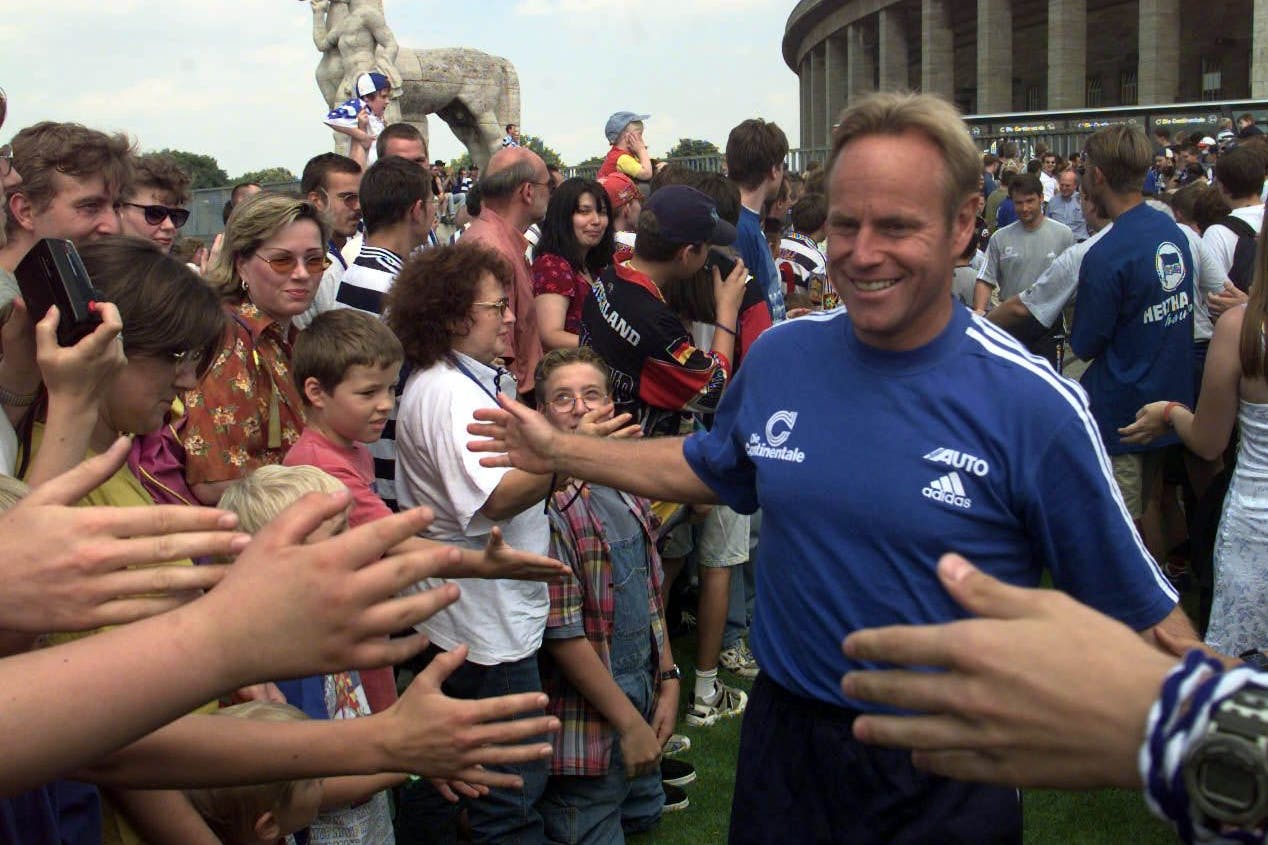 Jürgen Röber (r.) war als Trainer bei den Fans von Hertha BSC stets beliebt.