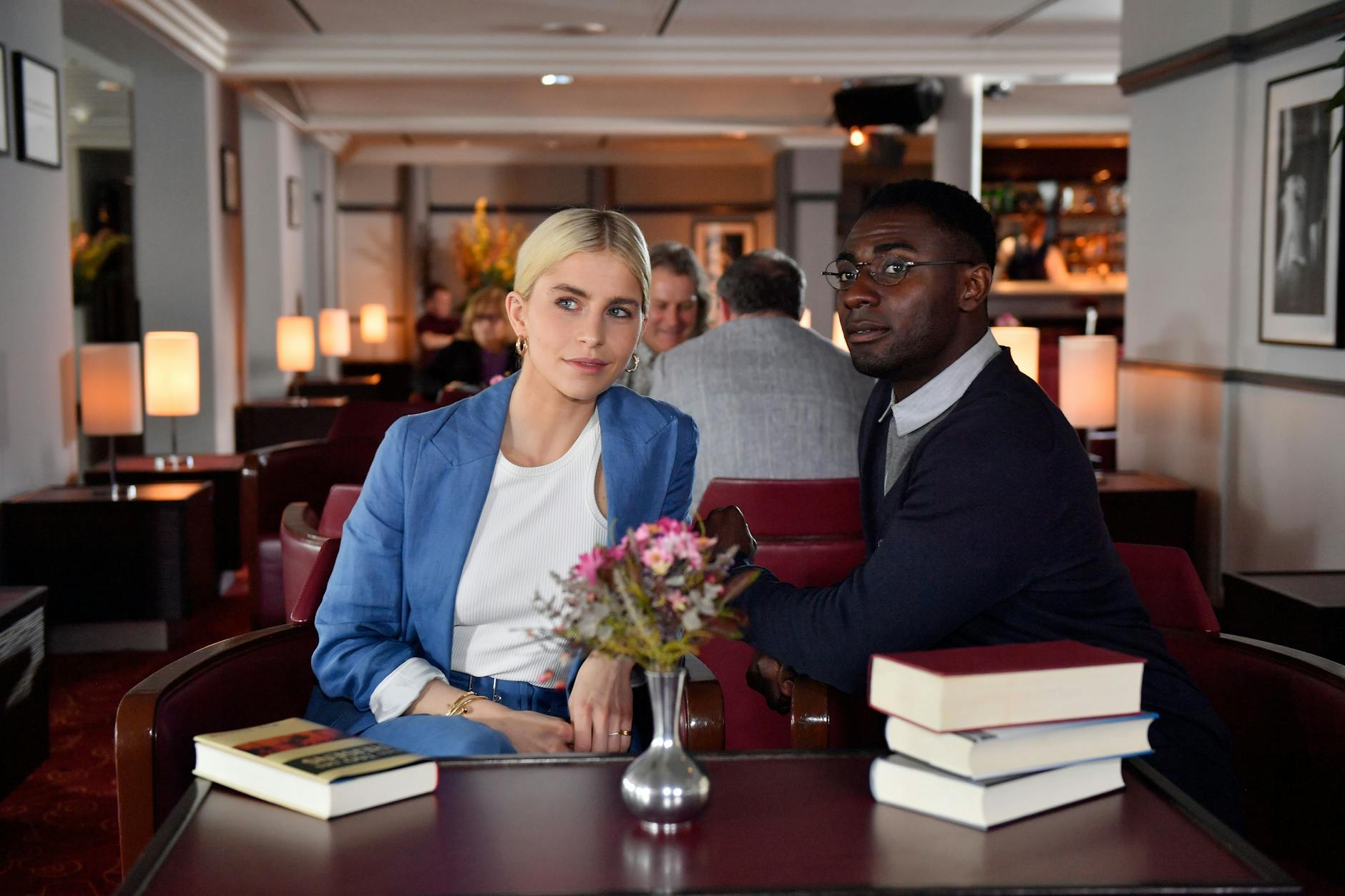 2022 war Caro Daur in der Rolle der Paulina Winter in „Das Traumschiff: Namibia“ zu sehen, die sich in Friedemann Blum (Alexander Prince Osei) verliebt.