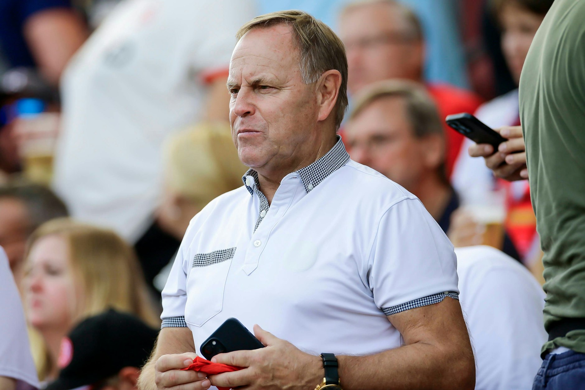 Herthas Trainer Jürgen Röber: Dem Mann sieht man nicht sein Alter an. Röber legt immer Wert auf Fitness.