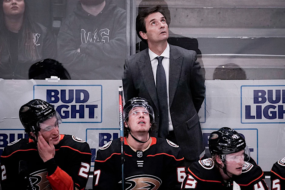 ARCHIV - War in den letzten vier Spielzeiten als Trainer der Anaheim Ducks in der NHL tätig: Dallas Eakins.  