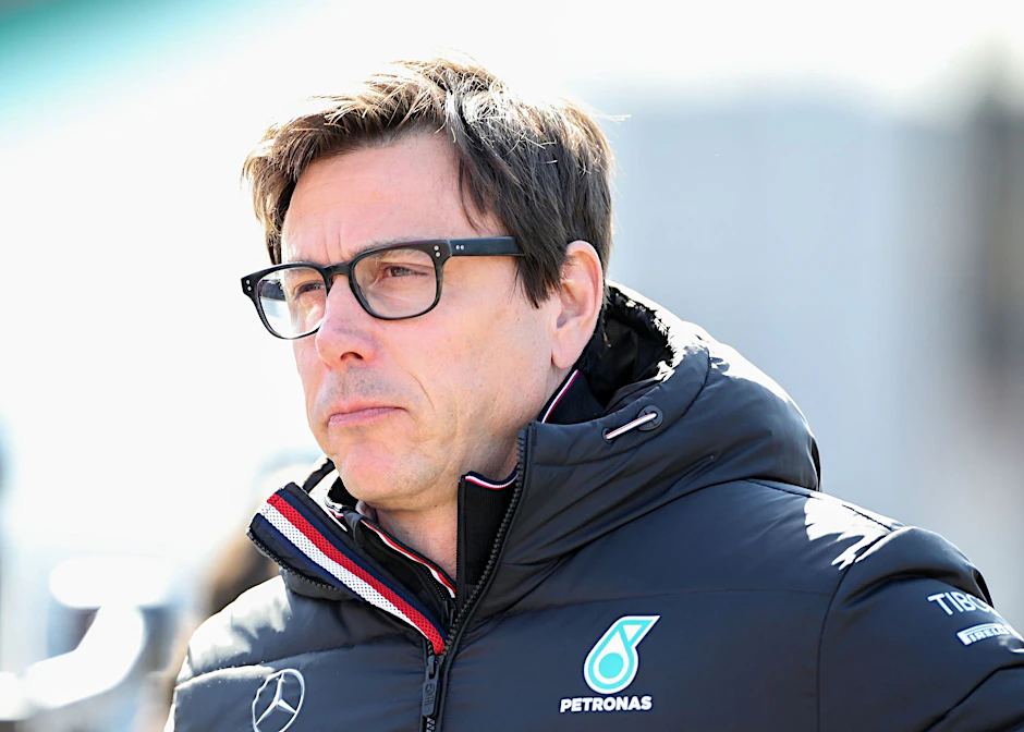 ARCHIV - Die Fia hat die Ermittlungen gegen Toto Wolff und seine Frau Susie eingestellt.  n/dpa