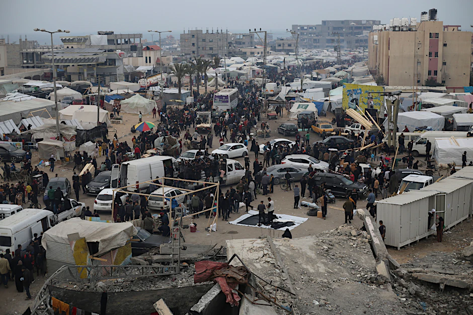 Rafah: Palästinensische Flüchtlinge treffen in einem behelfsmäßigen Zeltlager ein.