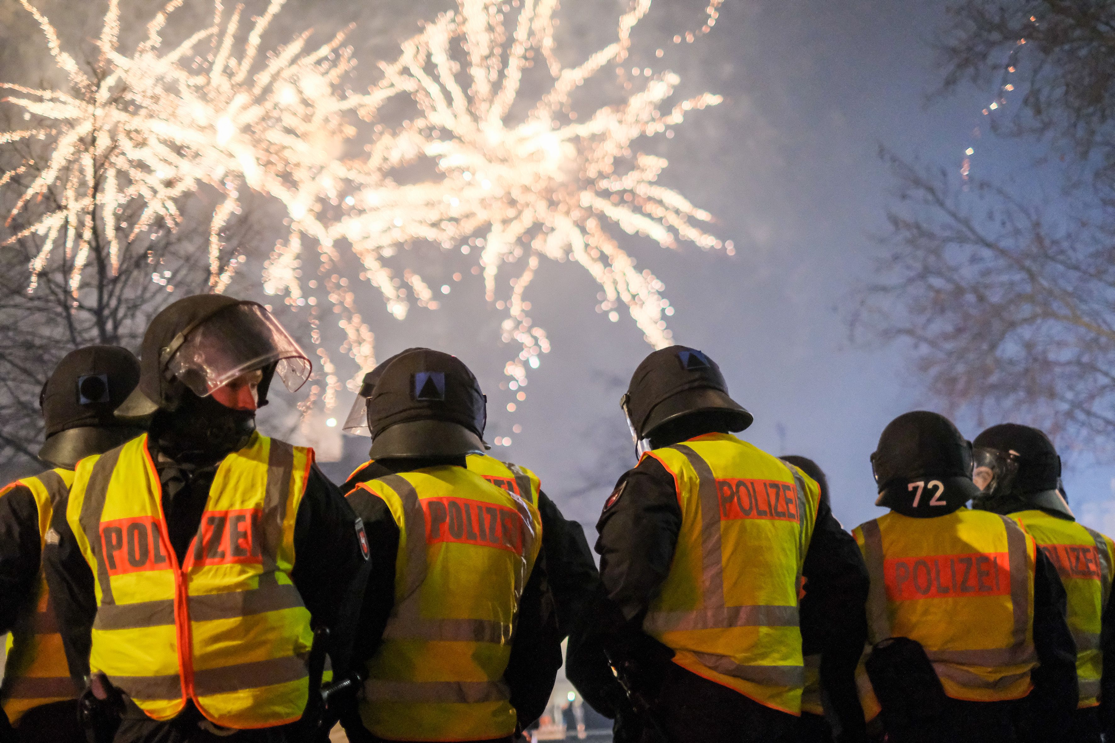 Silvester-Gewalt: Harte Strafen Für Angriffe Auf Einsatzkräfte Gefordert