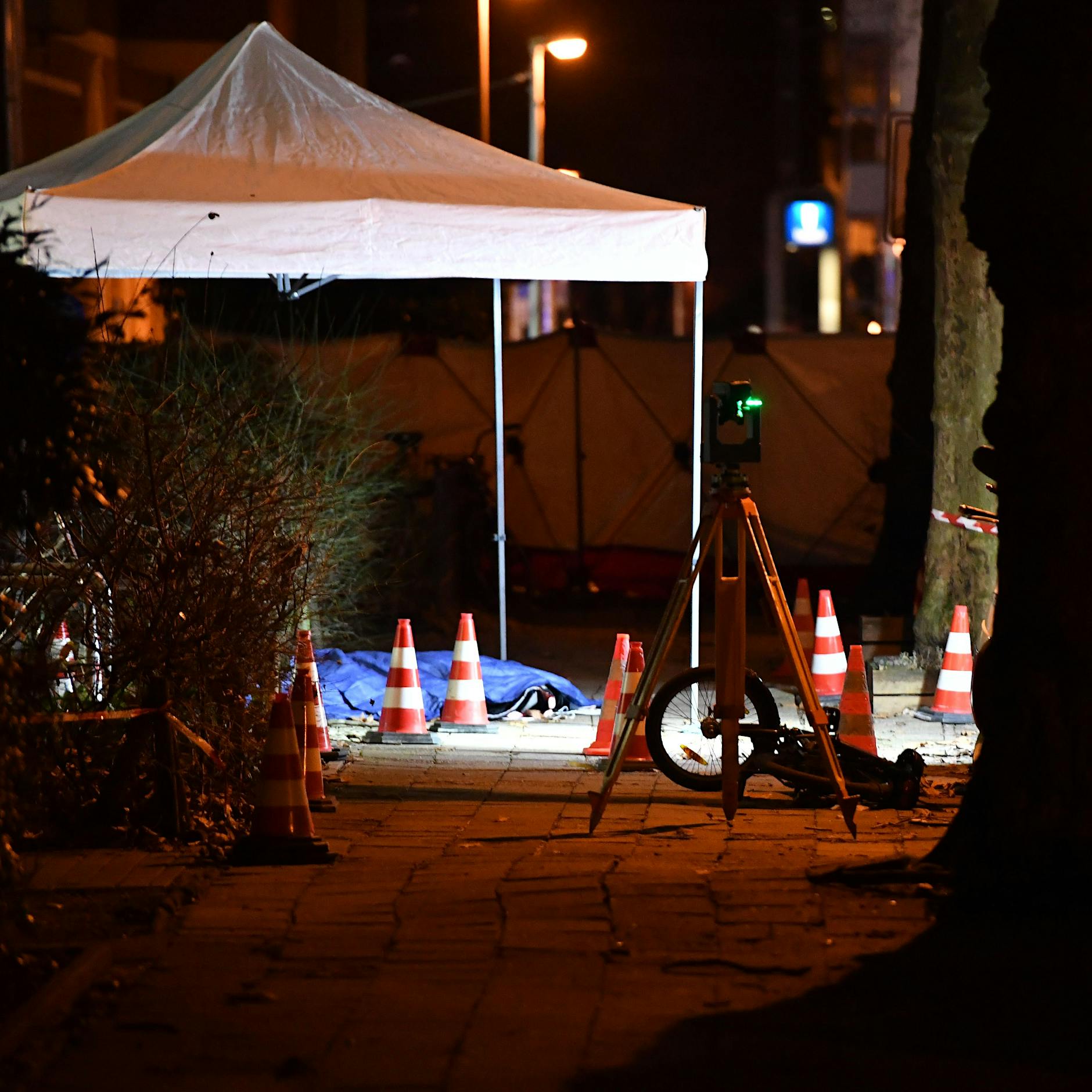 Bluttat in Pankow: Radfahrer auf offener Straße erstochen