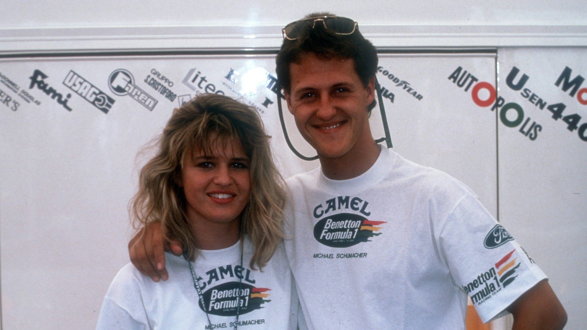 Michael Schumacher 1992 mit seiner Freundin Corinna Betsch, die später seine Frau wurde.