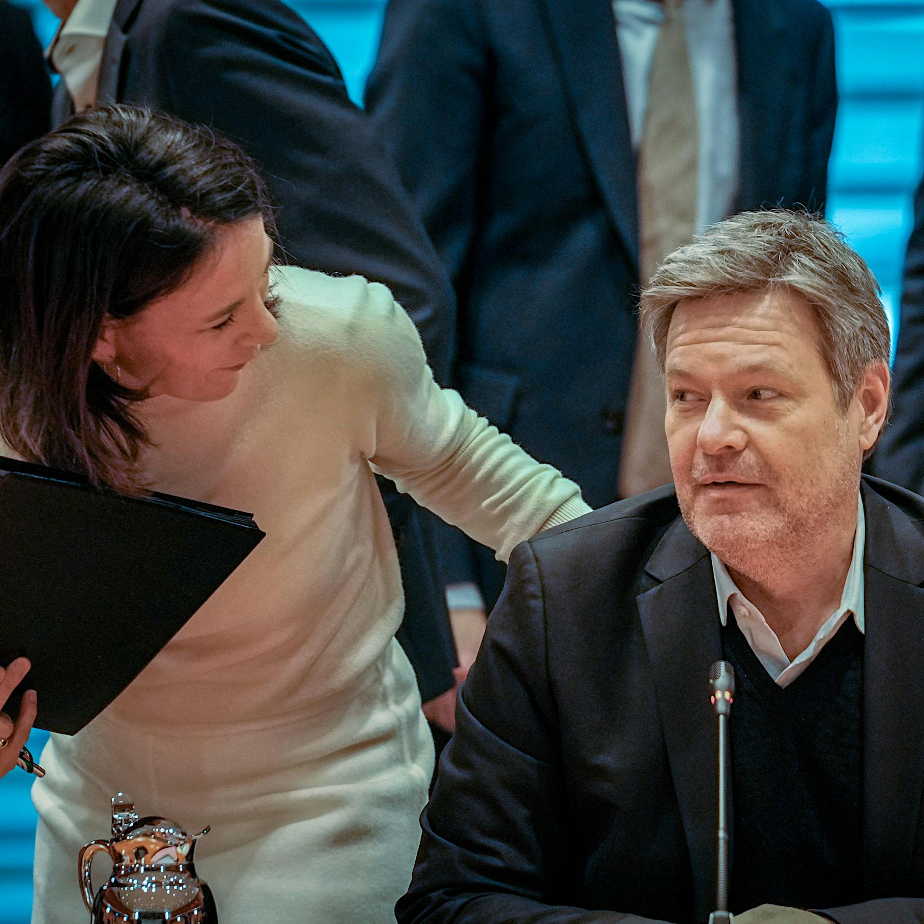 „Totaler Frevel“: Zerstört Robert Habecks LNG die Ökologie der Ostsee für immer?