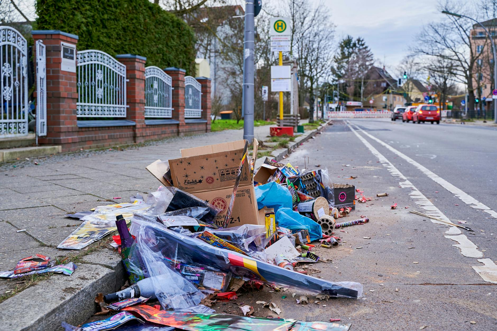 So sehen die meisten Straßen in Berlin am 1. Januar aus.