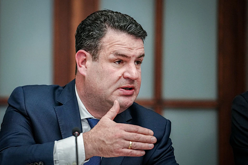ARCHIV - Bundesarbeitsminister Hubertus Heil hat der Bundesregierung vorgeschlagen, Sanktionen für Bürgergeld-Empfänger zu verschärfen, die immer wieder zumutbare Arbeitsangebote ablehnen.  