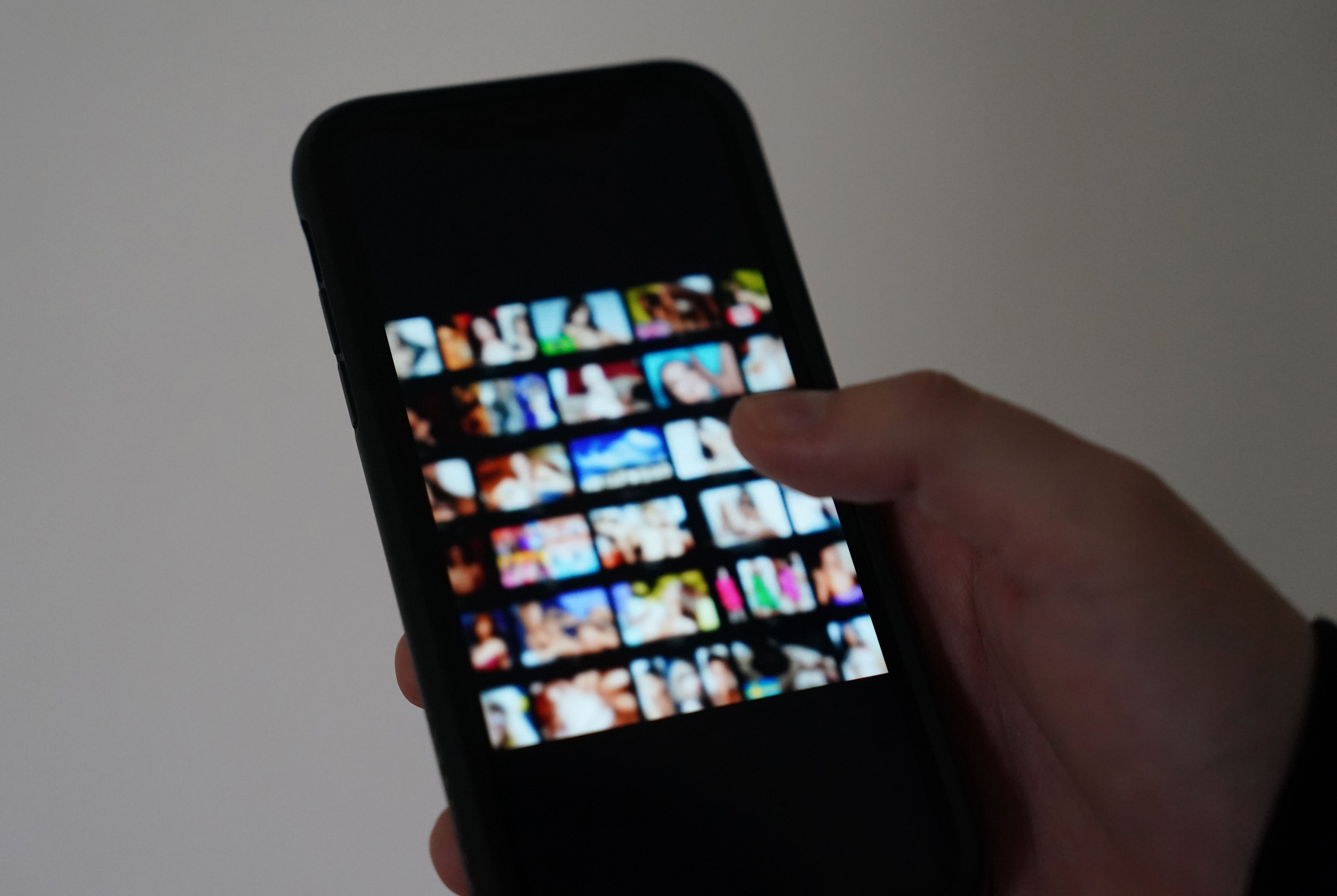 Mit Nacktbildern erpresst – Polizei spricht von Tausenden Betroffenen