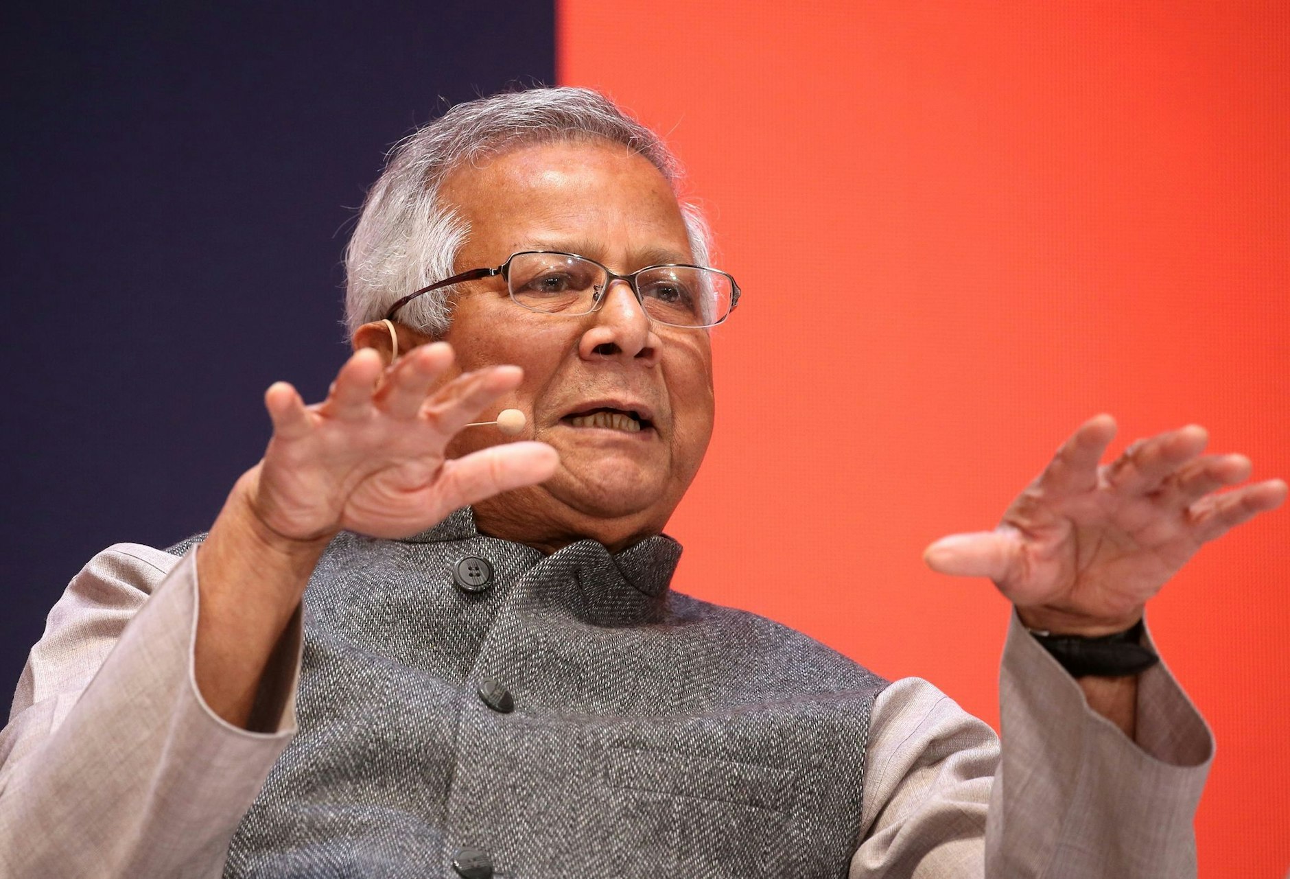 ARCHIV - Friedensnobelpreisträger Muhammad Yunus im Januar 2020 in München.