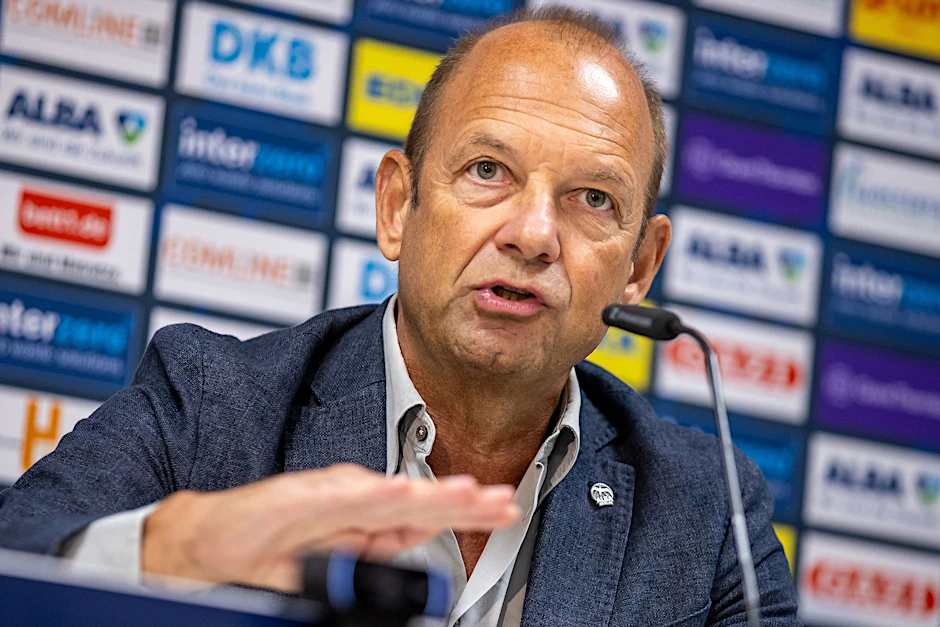 ARCHIV - Geschäftsführer Marco Baldi spricht zu den Medienvertretern.  