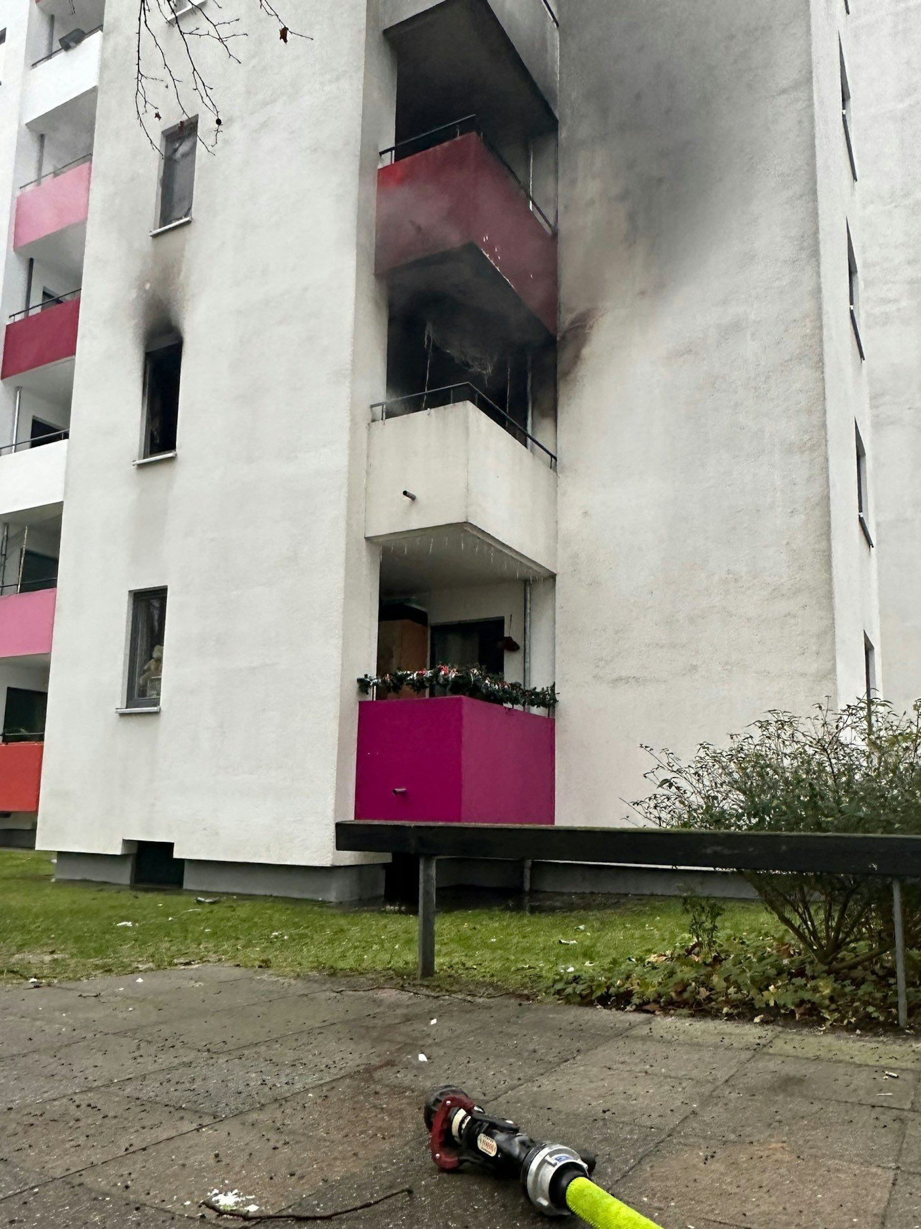 Die Wohnung im ersten Stockwerk ist komplett ausgebrannt.