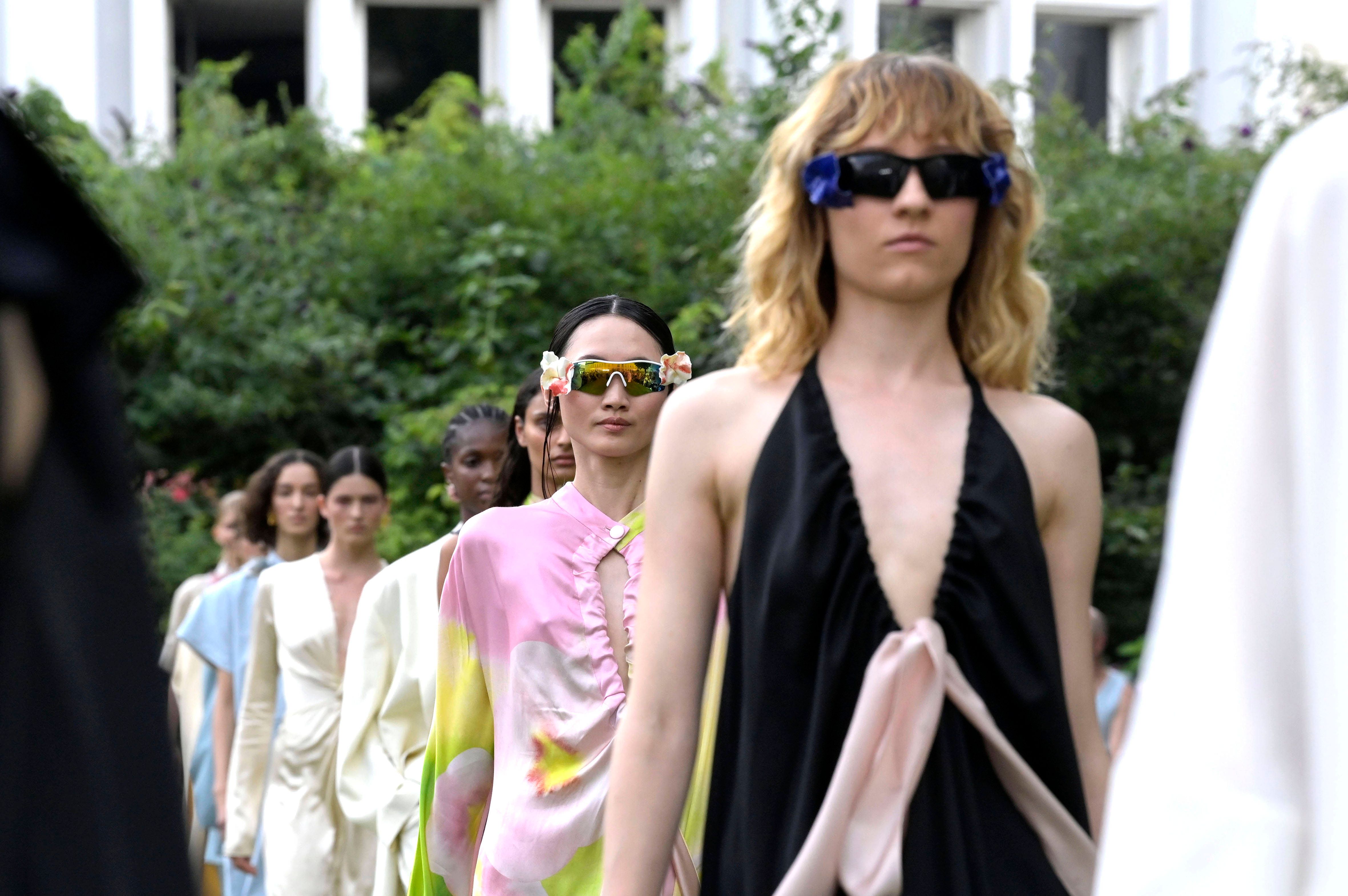 Trends des Jahres: Nackt und bekifft –was 2024 auch in Berlin angesagt sein könnte