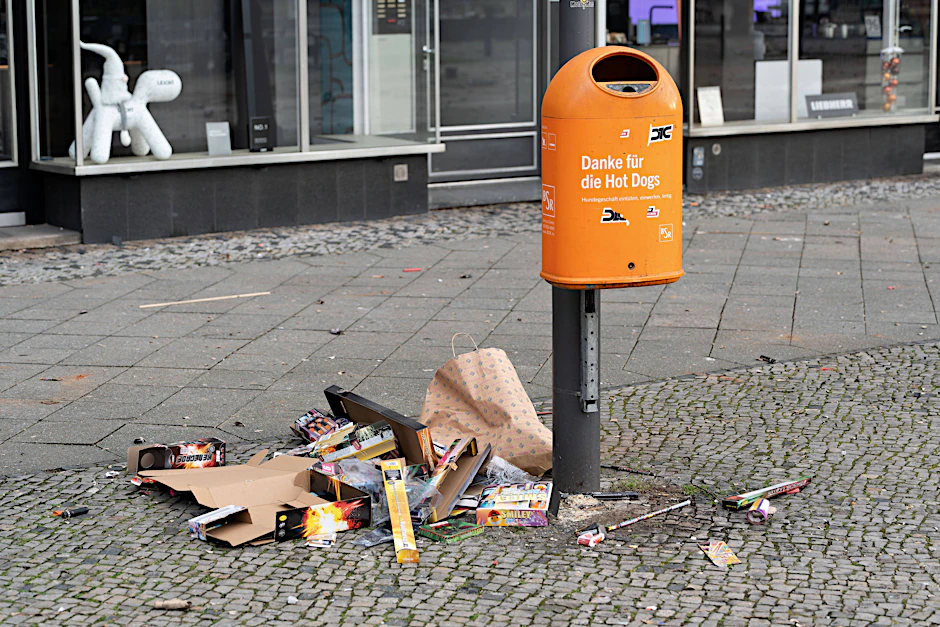 BSR: In Berlin wurde über Silvester mehr Müll produziert als im Vorjahr.