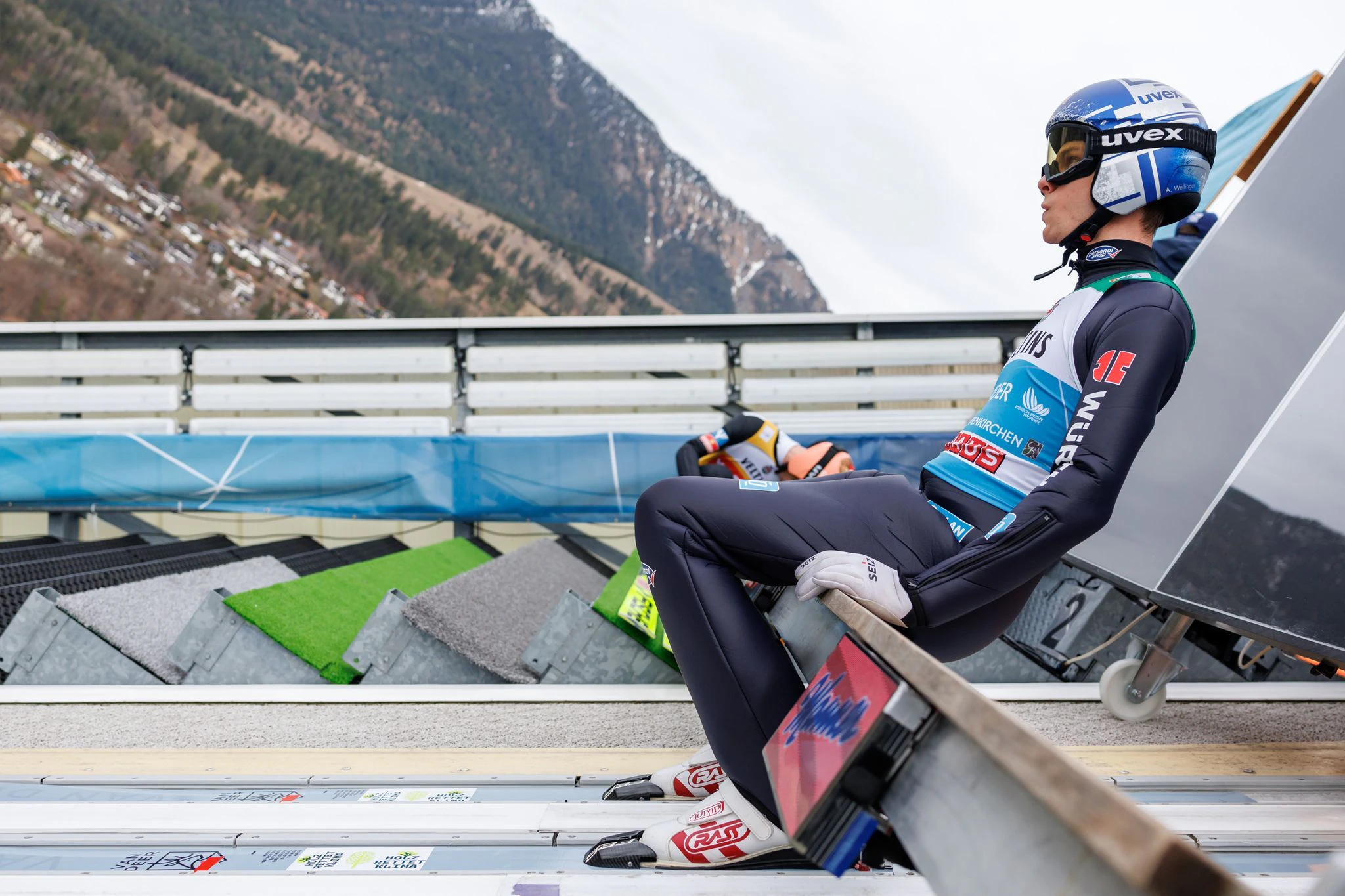 Andreas Wellinger sprang bei der Qualifikation für das Neujahrsspringen auf den zweiten Rang.  
