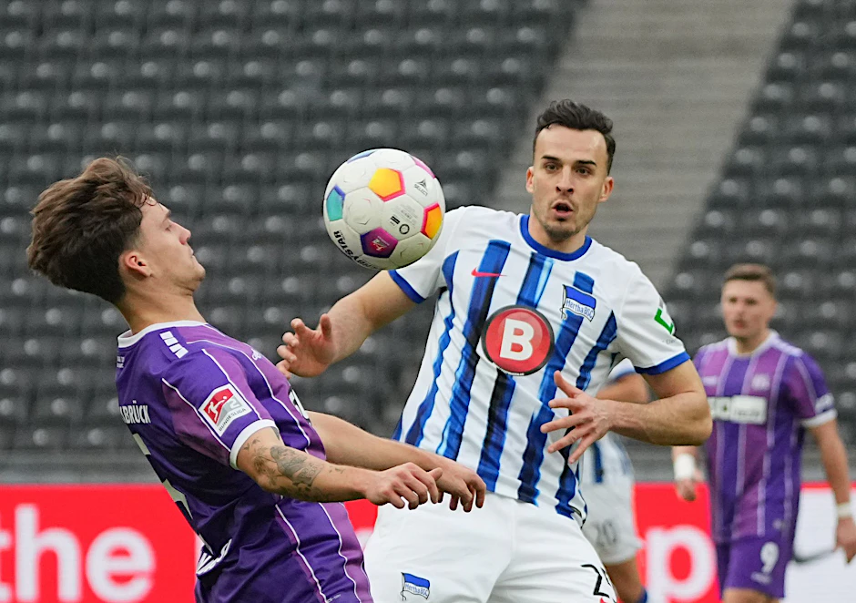 Hertha BSC um Topstürmer Haris Tabakovic (M.) blieb offensiv gegen Osnabrück zu harmlos.  