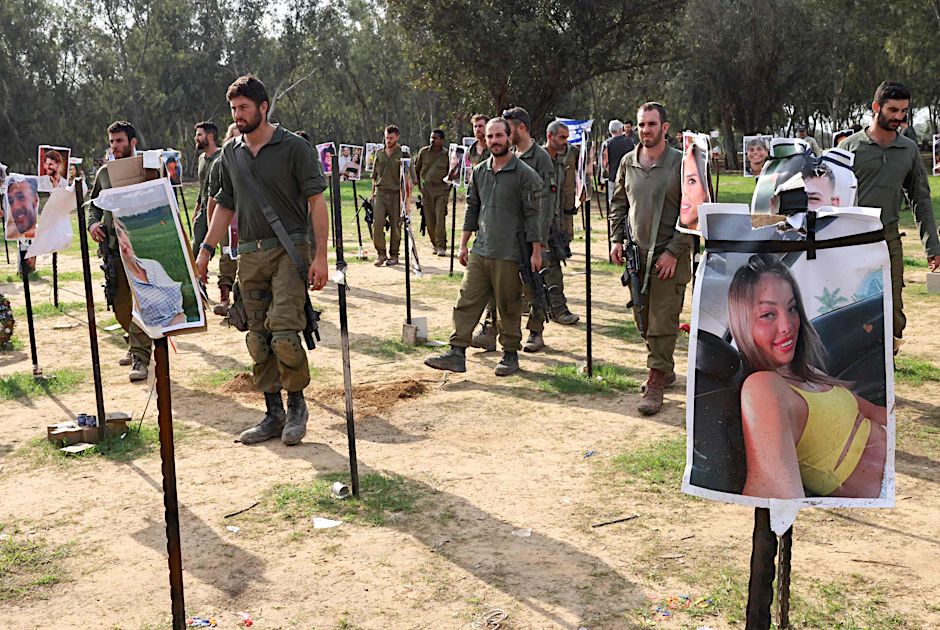 Hamas-Massaker in Israel: Überlebende des Supernova-Rave verklagen ...