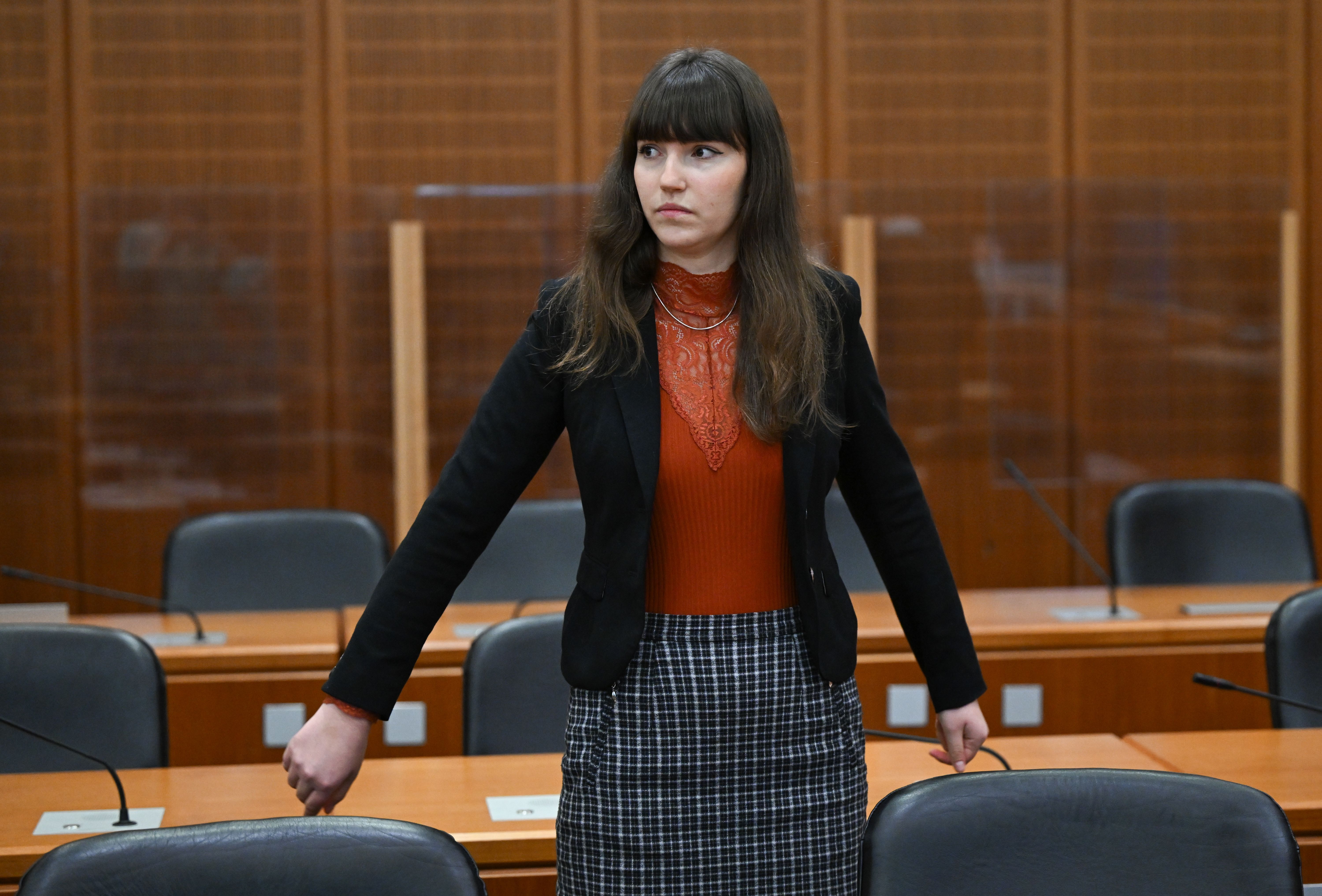 Ober-Klimakleberin Carla Hinrichs – Gericht verknackt sie zu Bewährung