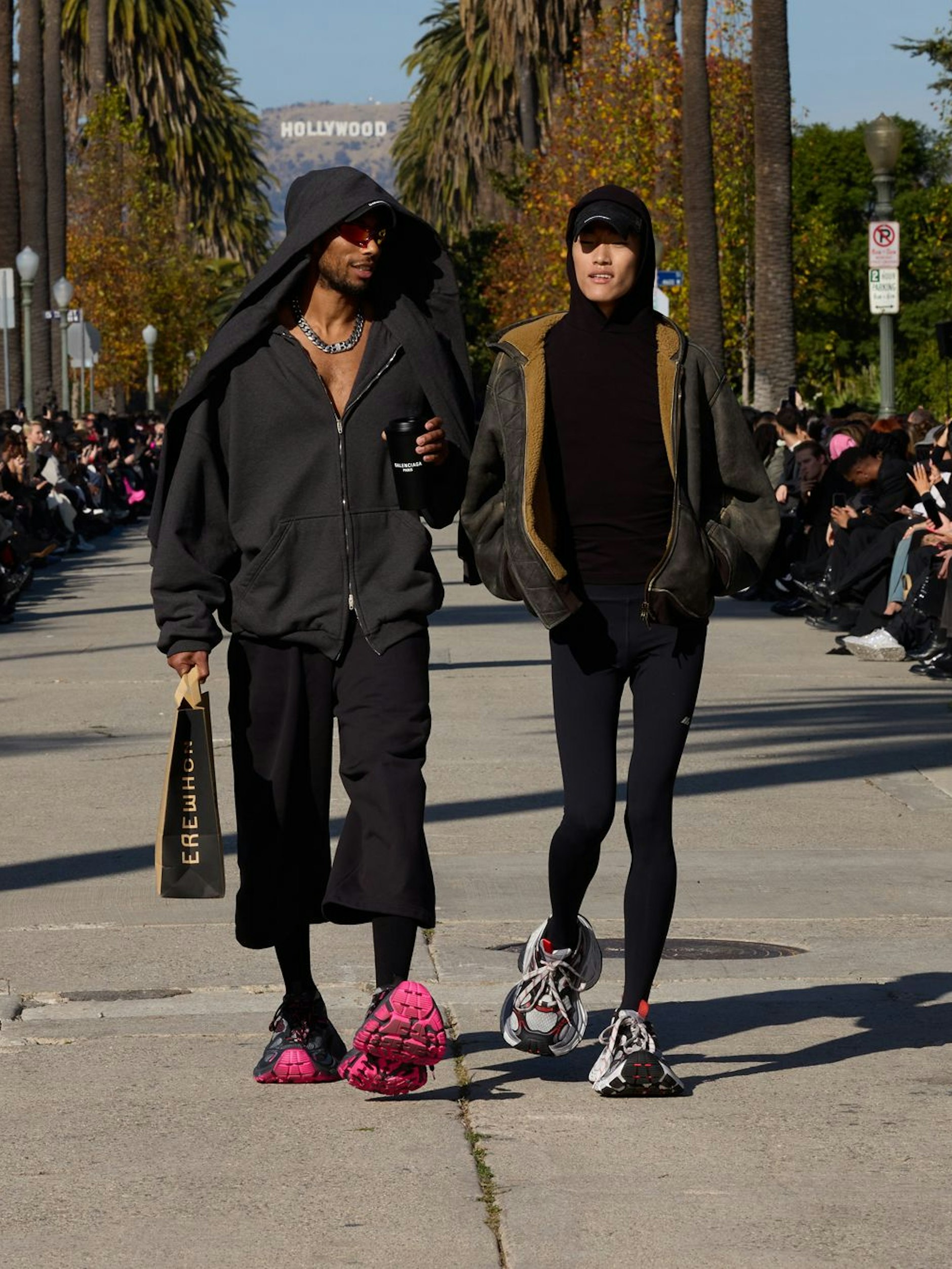 Fast untragbar: Die neuen Balenciaga-Turnschuhe in massiver Überbreite. Allem Anschein nach wird dieser Trend Schule machen.