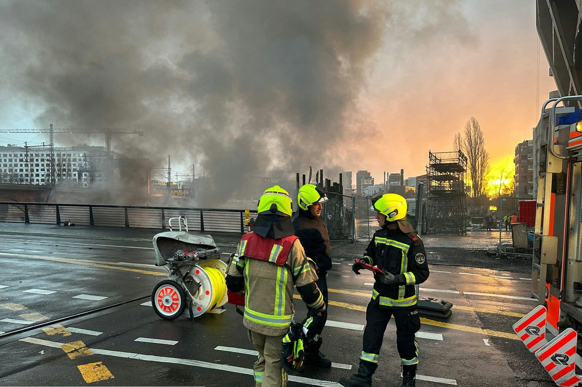 Unter der Michaelbrücke hat es gebrannt.