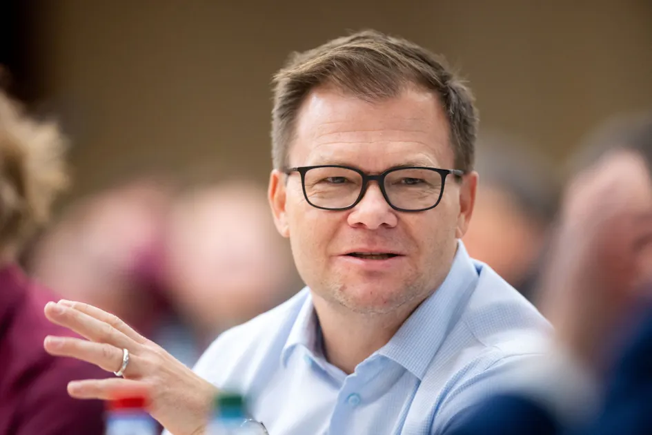 Ostbeauftragter: AfD-Verbot würde große Schäden bringen