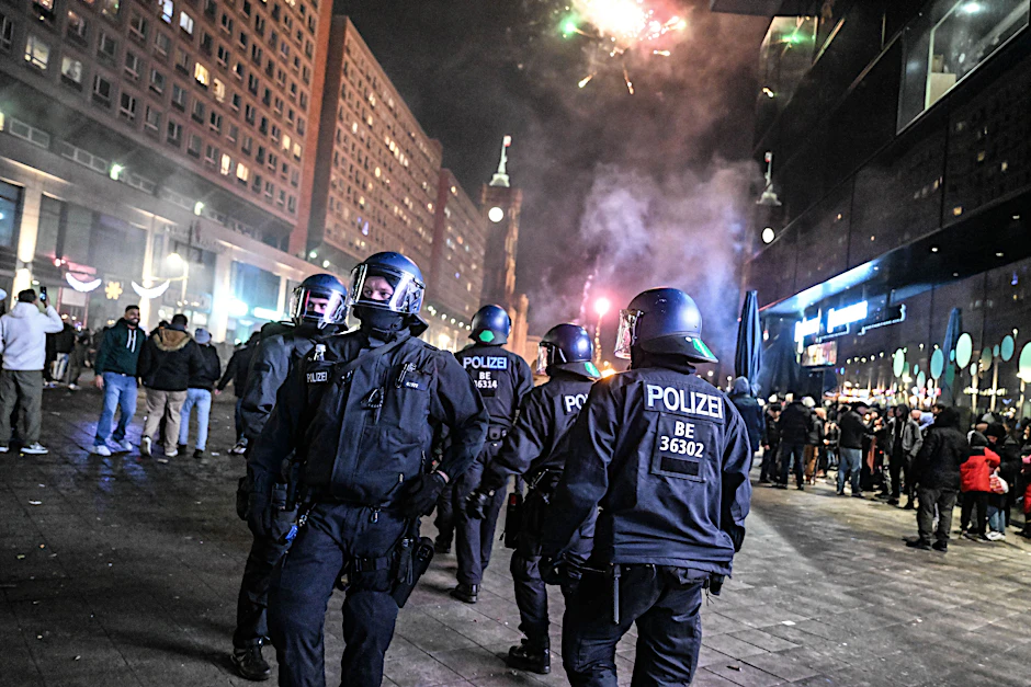 Für sie fiel der Silvester-Snack teils aus: Die Berliner Polizei.&nbsp;