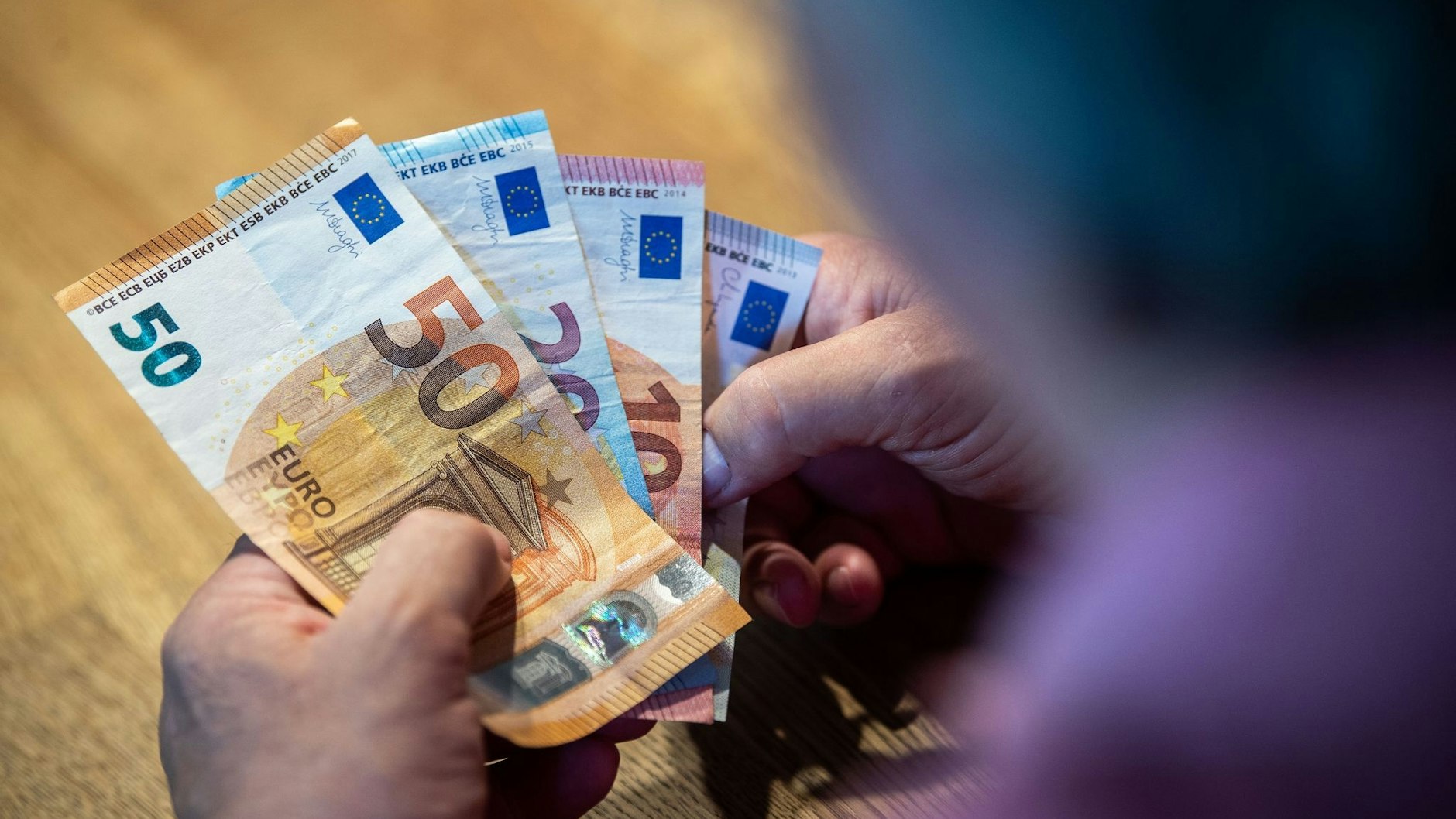 Im Osten treffen „relativ hohe Renten auf niedrige Lebenshaltungskosten“.