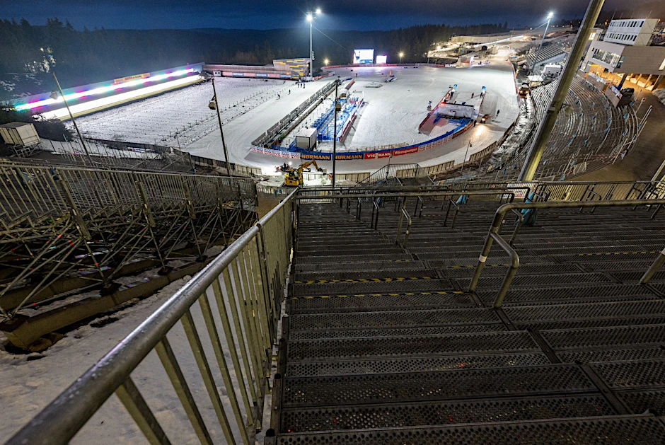 ARCHIV - Blick in die leere Biathlon-Arena in Oberhof.  