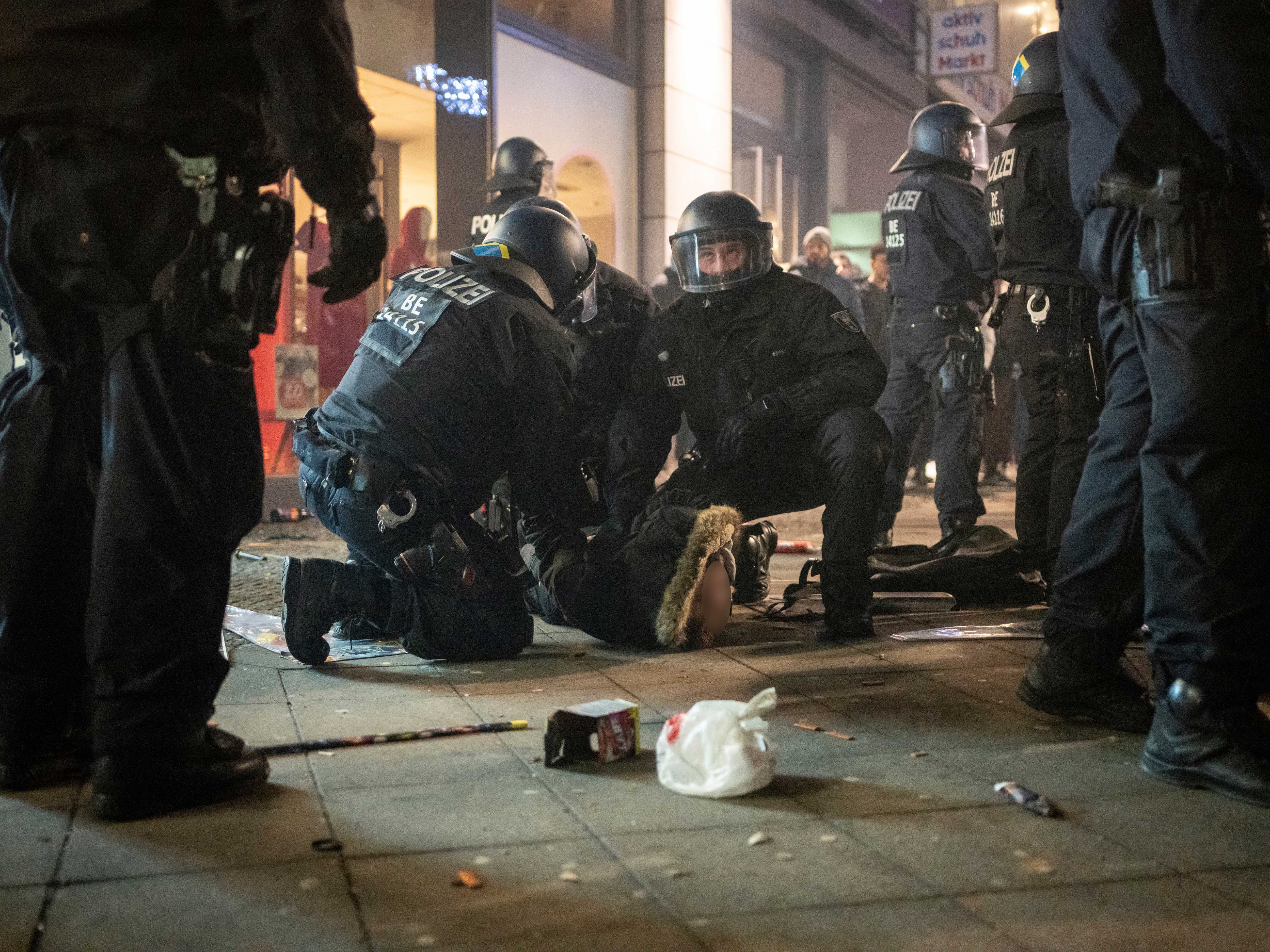 Bilanz: Mehr als 1300 für Silvester typische Straftaten registriert