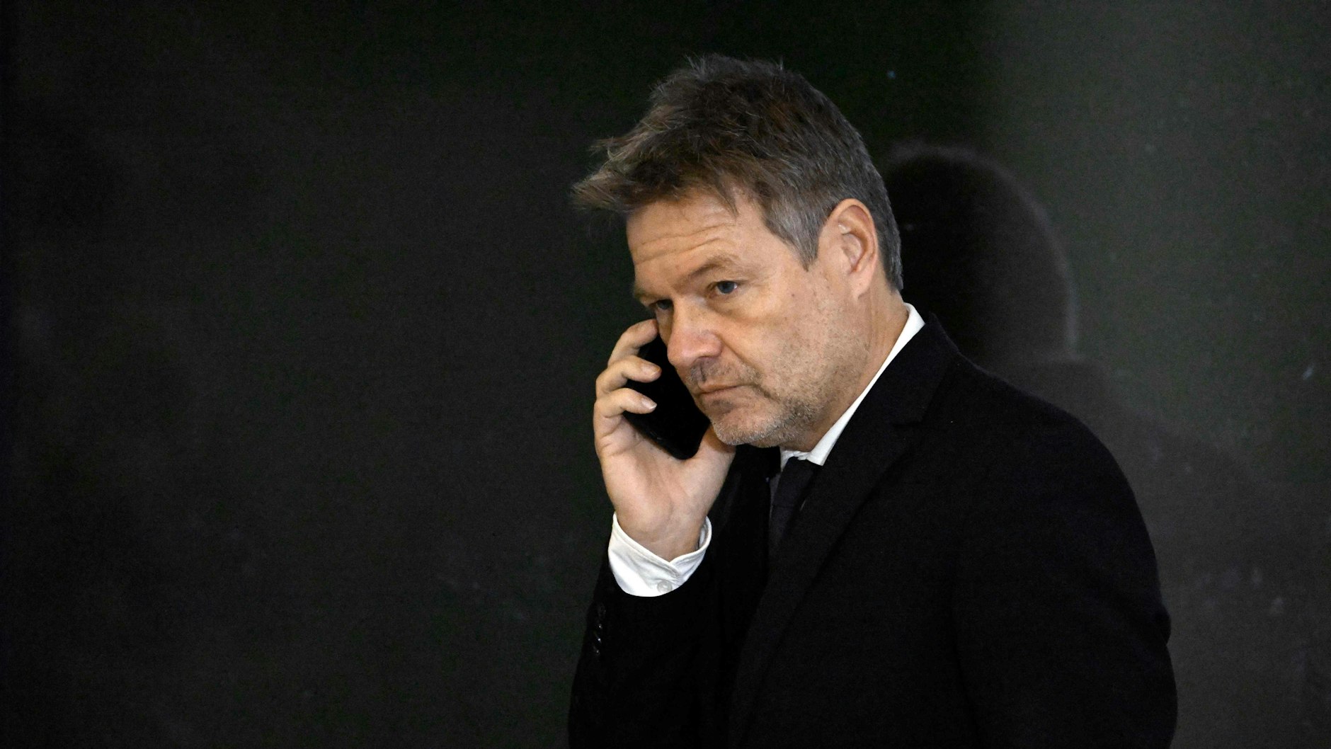 Robert Habeck offenbar auf Fähre abgefangen: Bauern besetzen Anleger, wollen Minister zur Rede stellen