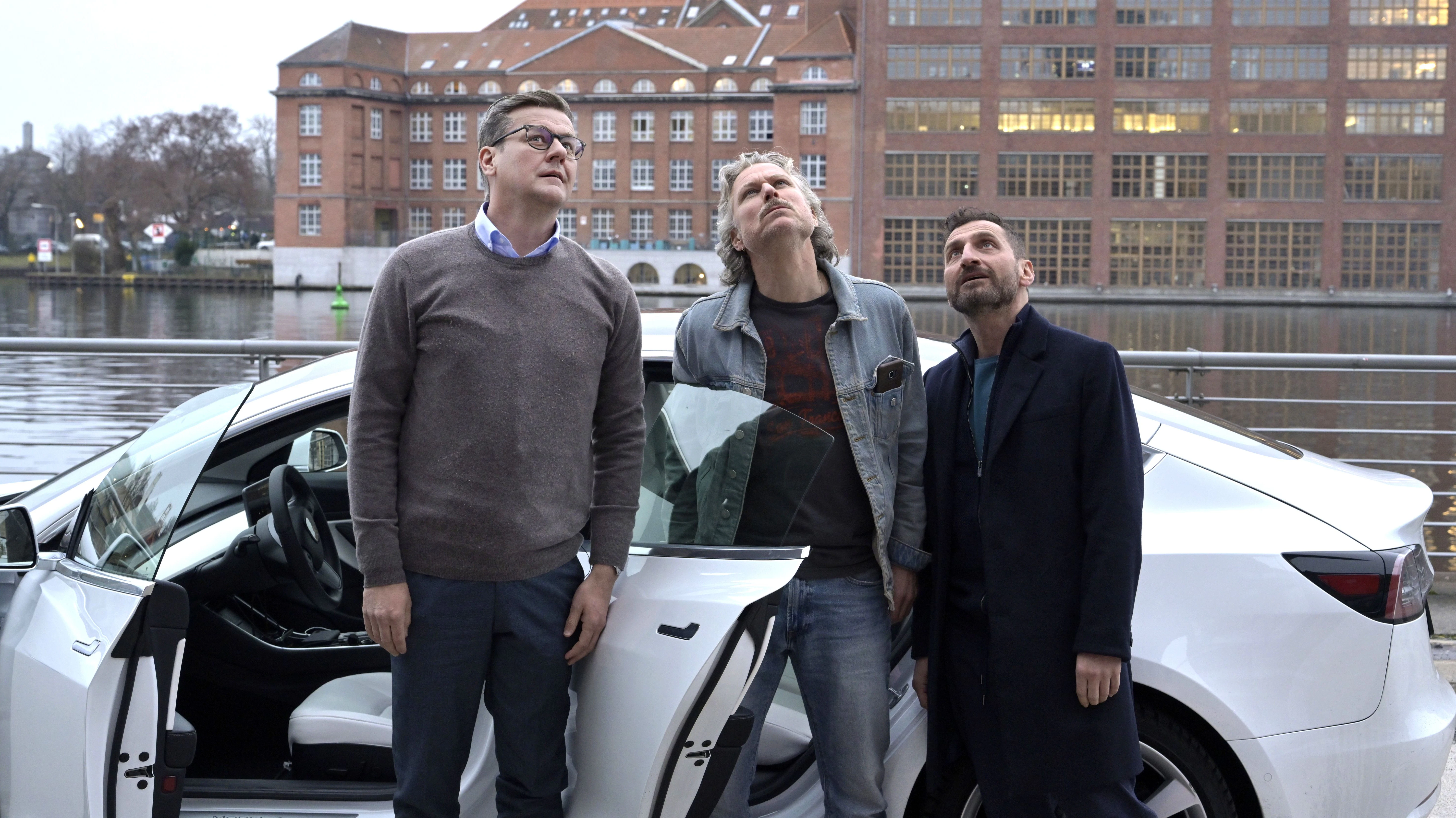 Die Hauptfiguren Markus (Marcus Mittermeier), Tobi (Dirk Borchardt) und Danyal (Tim Seyfi) in „Wenn Papa auf der Matte steht“.