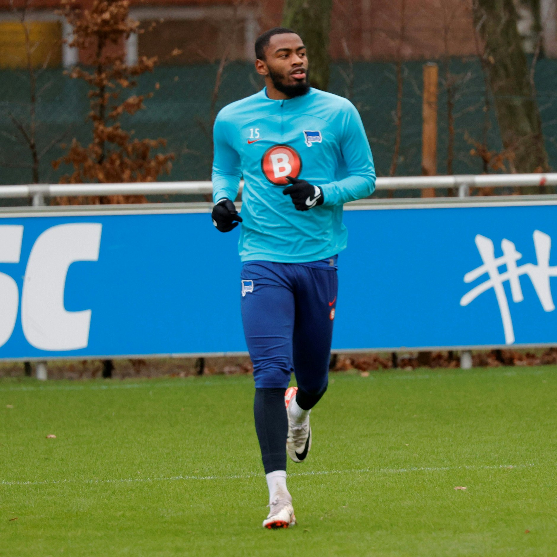 Herthas Flügelspieler Myziane Maolida beim Lauftraining. Er soll sich für einen neuen Klub fit machen.