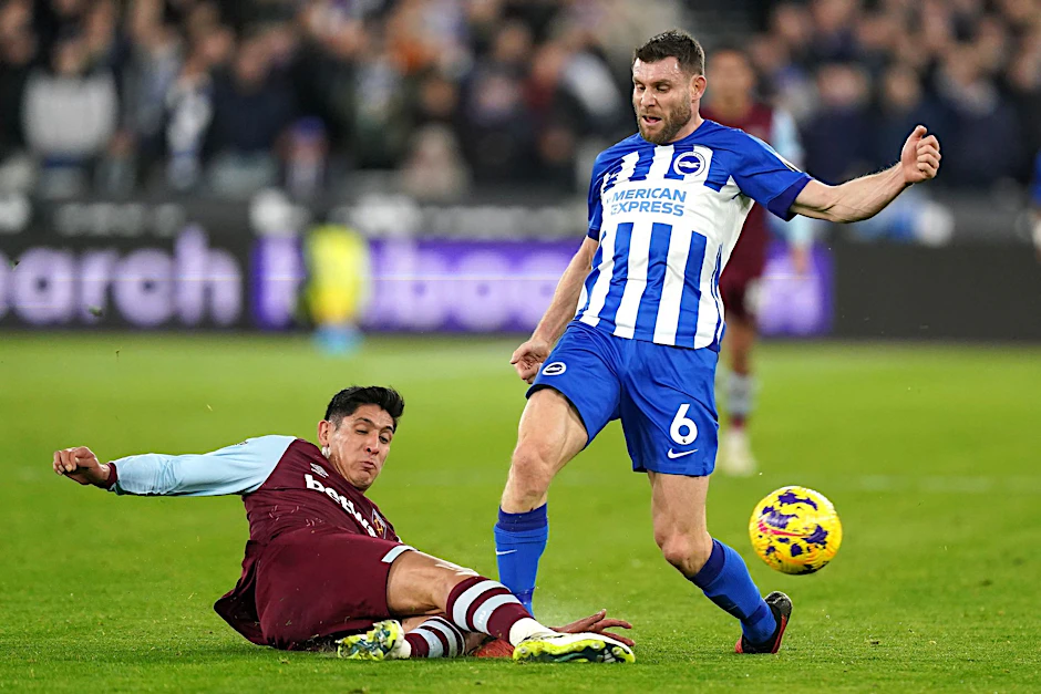 Brighton-Profi James Milner (r) feierte im Spiel gegen West Ham seinen insgesamt 632. Einsatz in der Premier League.  