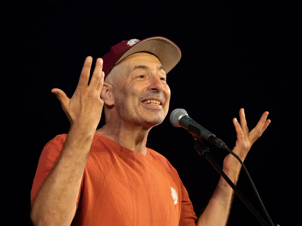 Komedyen Philip “FIL” Tägert, Fanta, Hubba Bubba ve Pokémon ile şansın ne ilgisi olduğunu biliyor